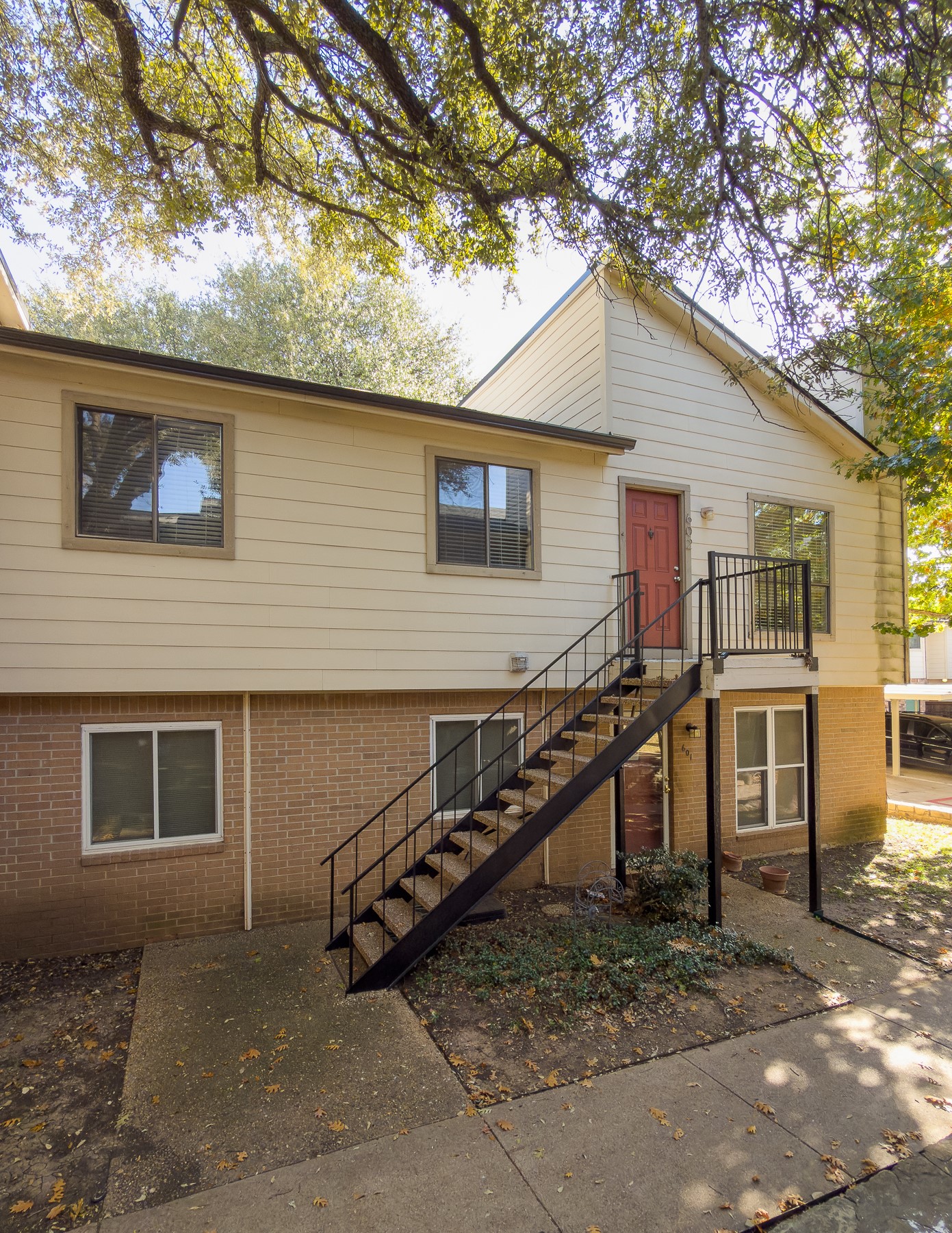 6646 E Lovers Lane 0602