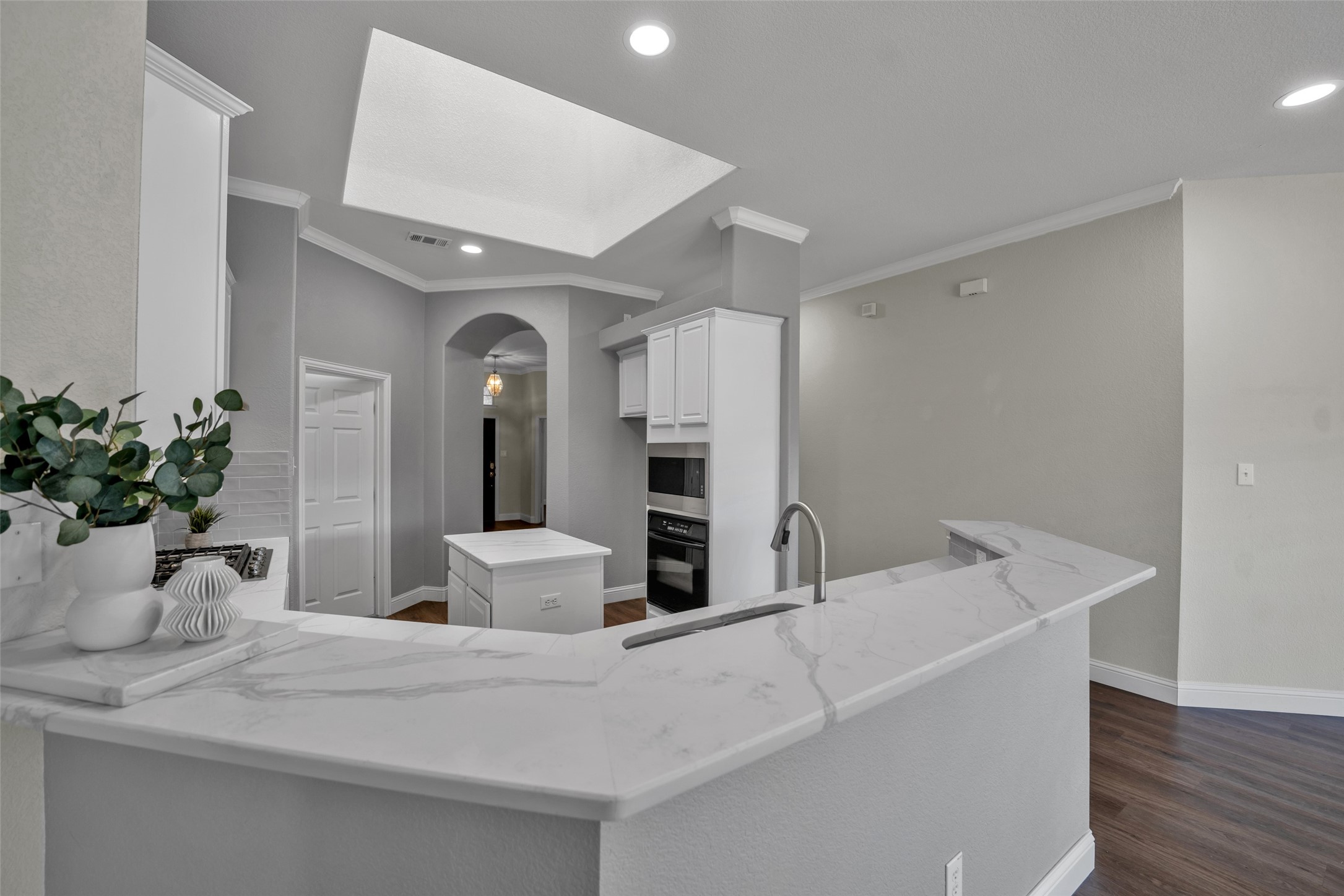 3585 Navarro Way
