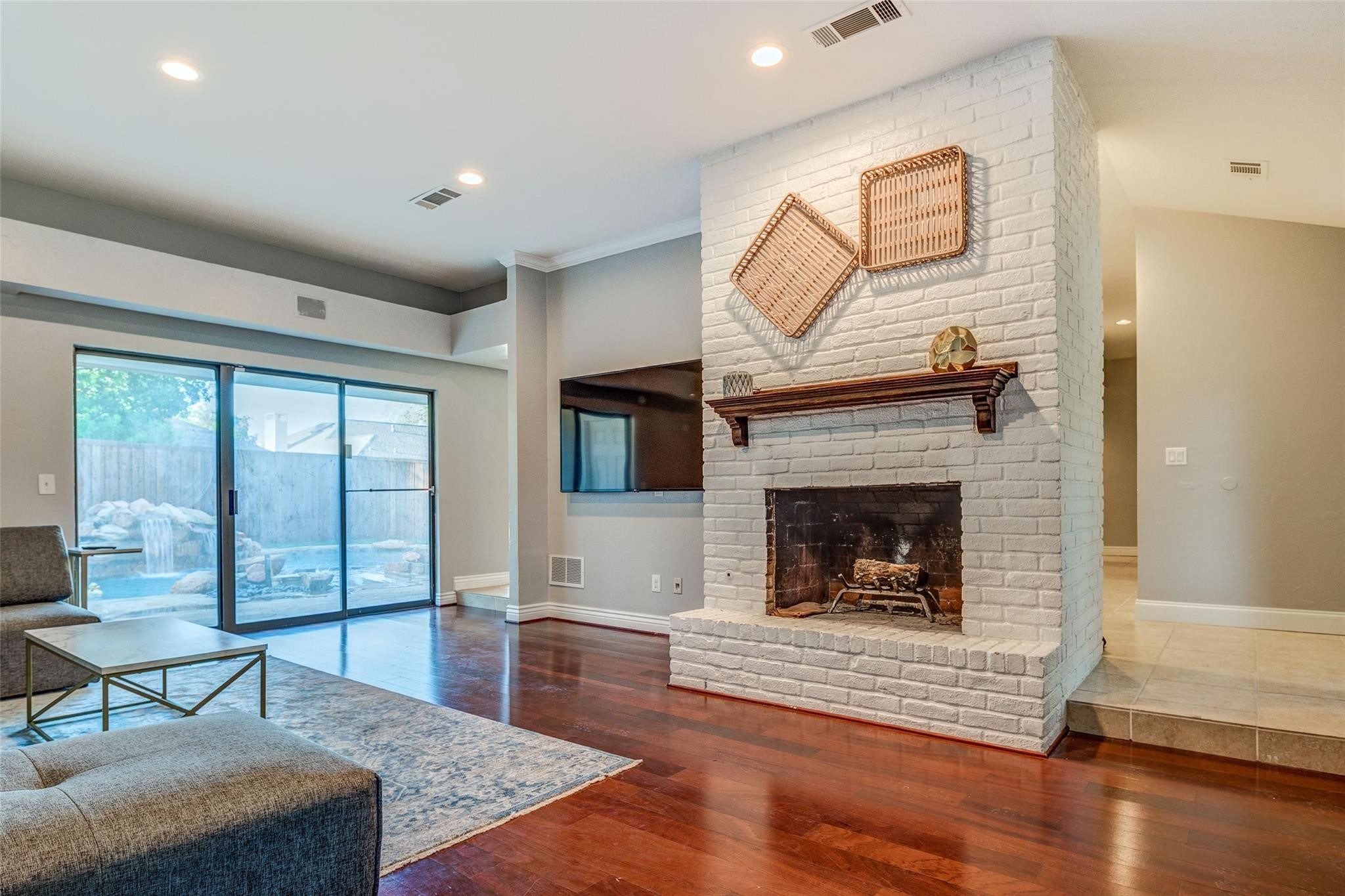 6009 Black Berry Lane