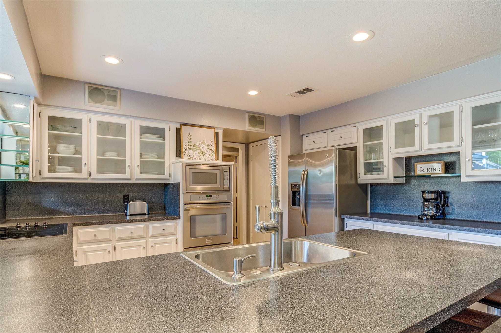 6009 Black Berry Lane