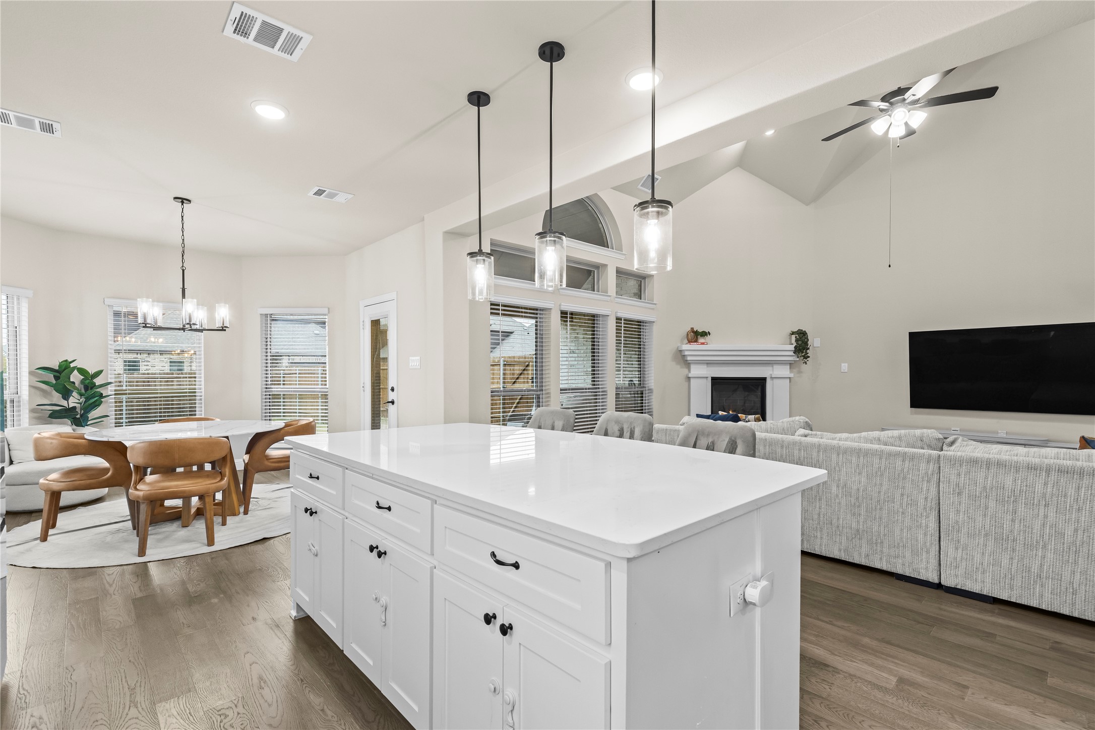 14892 Hometown Drive