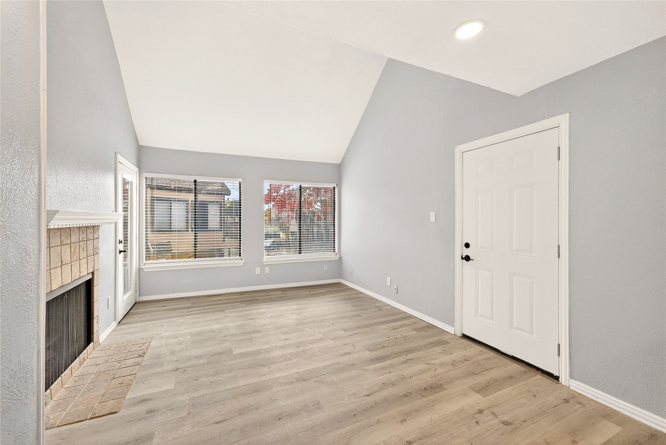 9801 Walnut Street 212