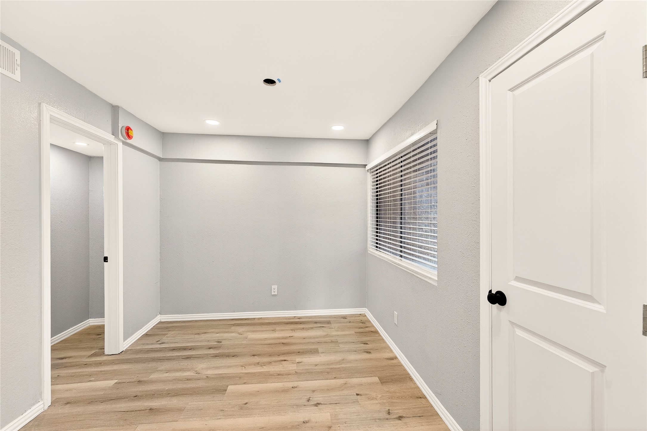 9801 Walnut Street 212