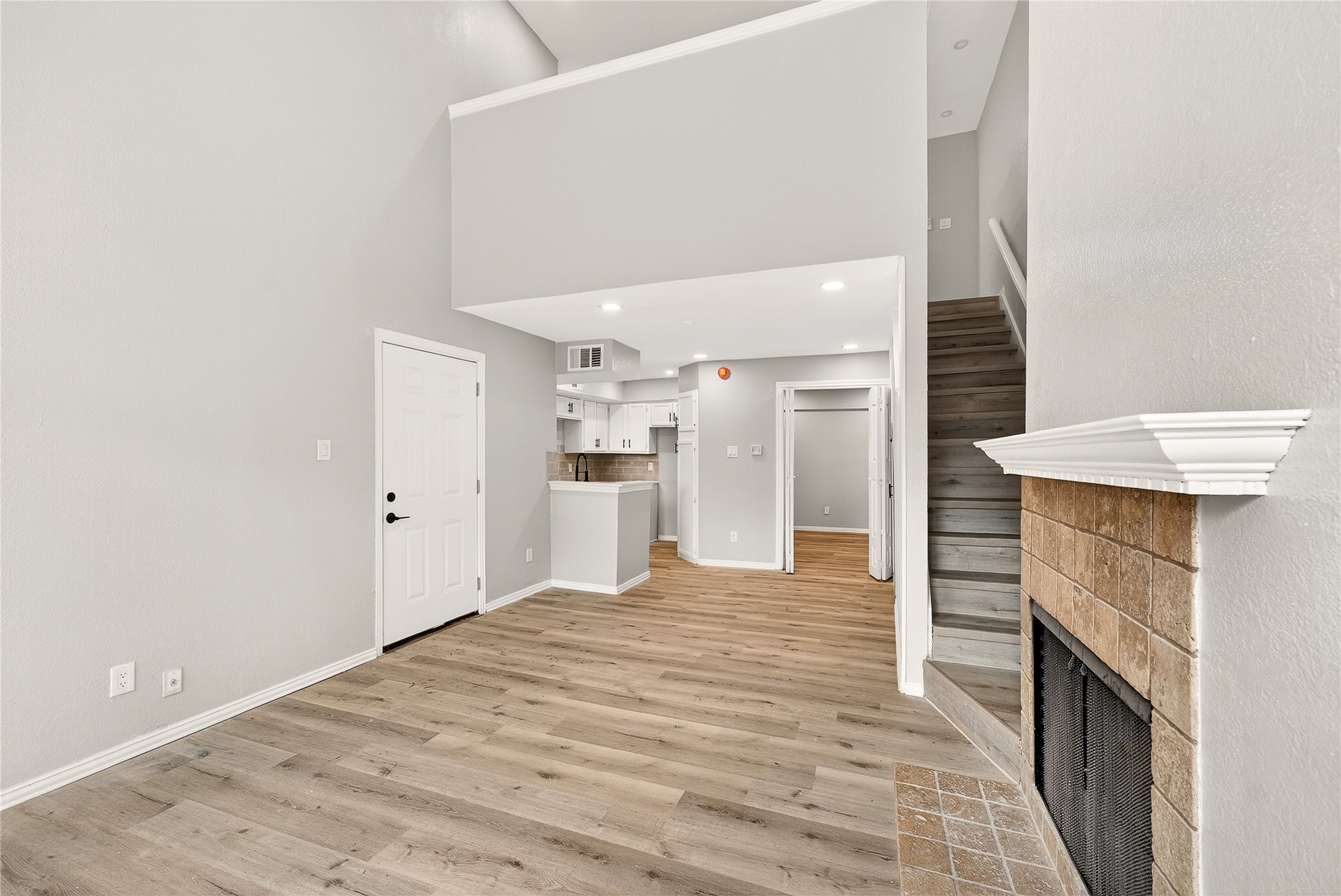 9801 Walnut Street 212