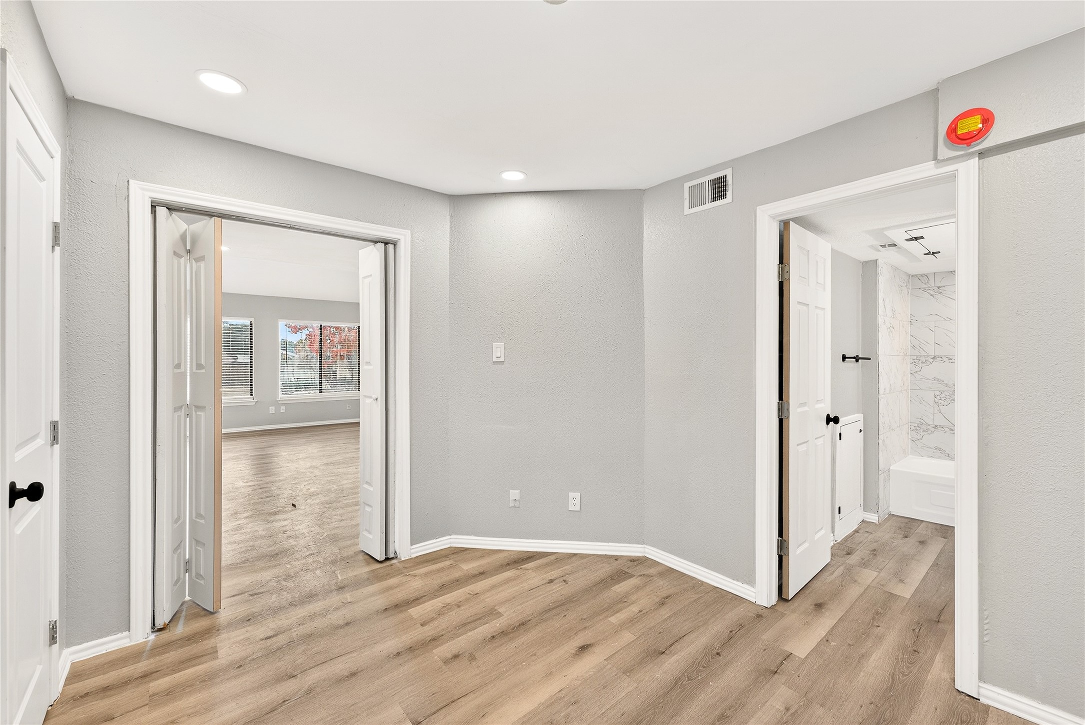 9801 Walnut Street 212