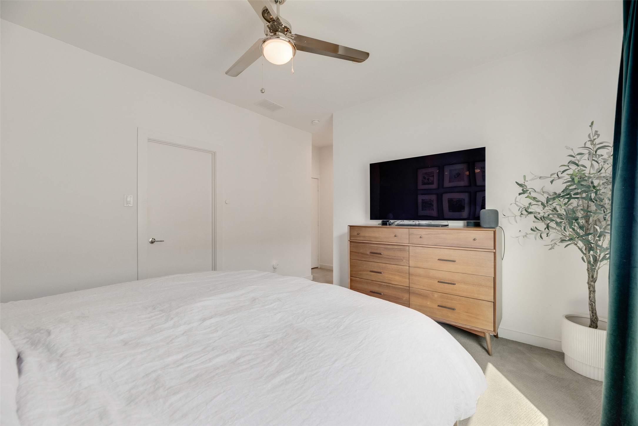 4705 Bryan Street 302