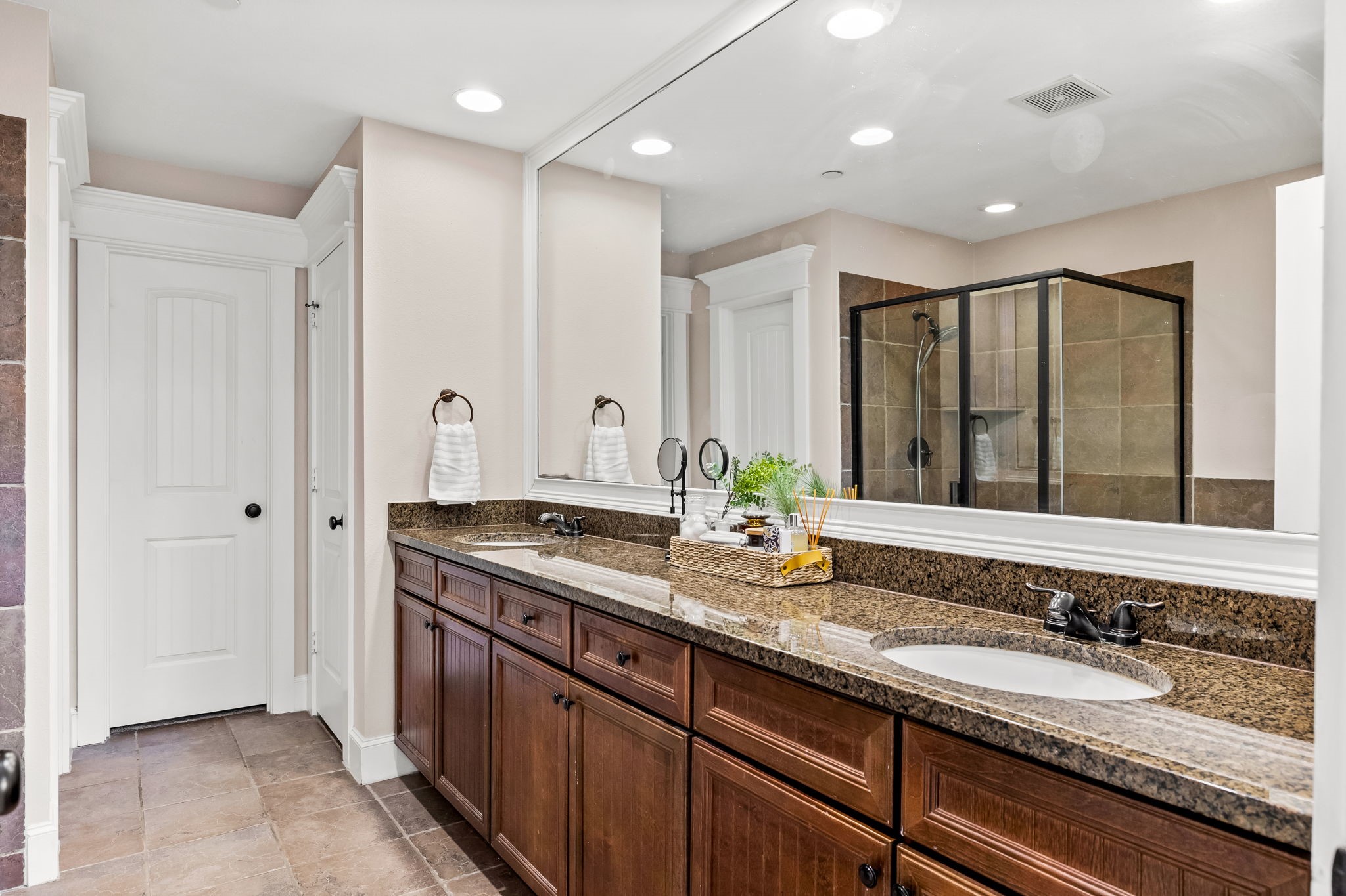 1600 Abrams Road 45