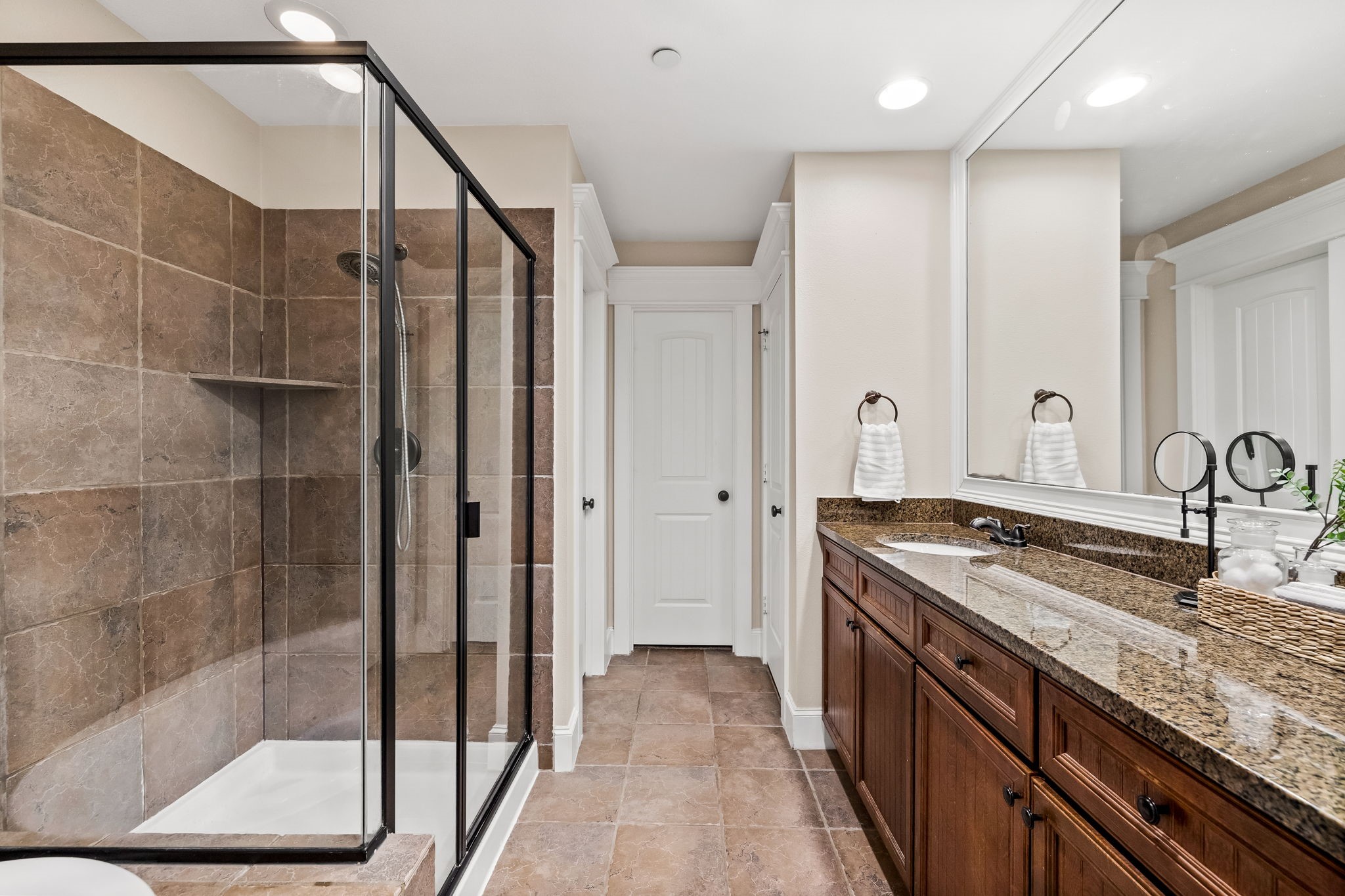 1600 Abrams Road 45