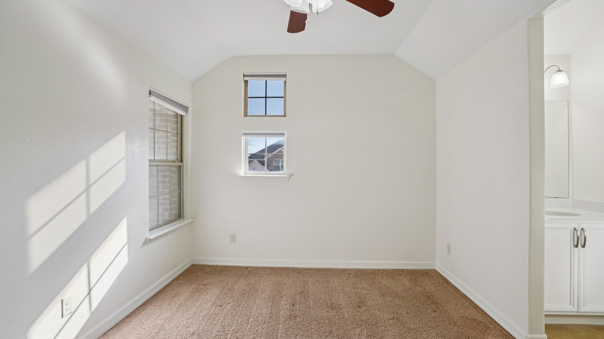 9904 Copperhead Lane