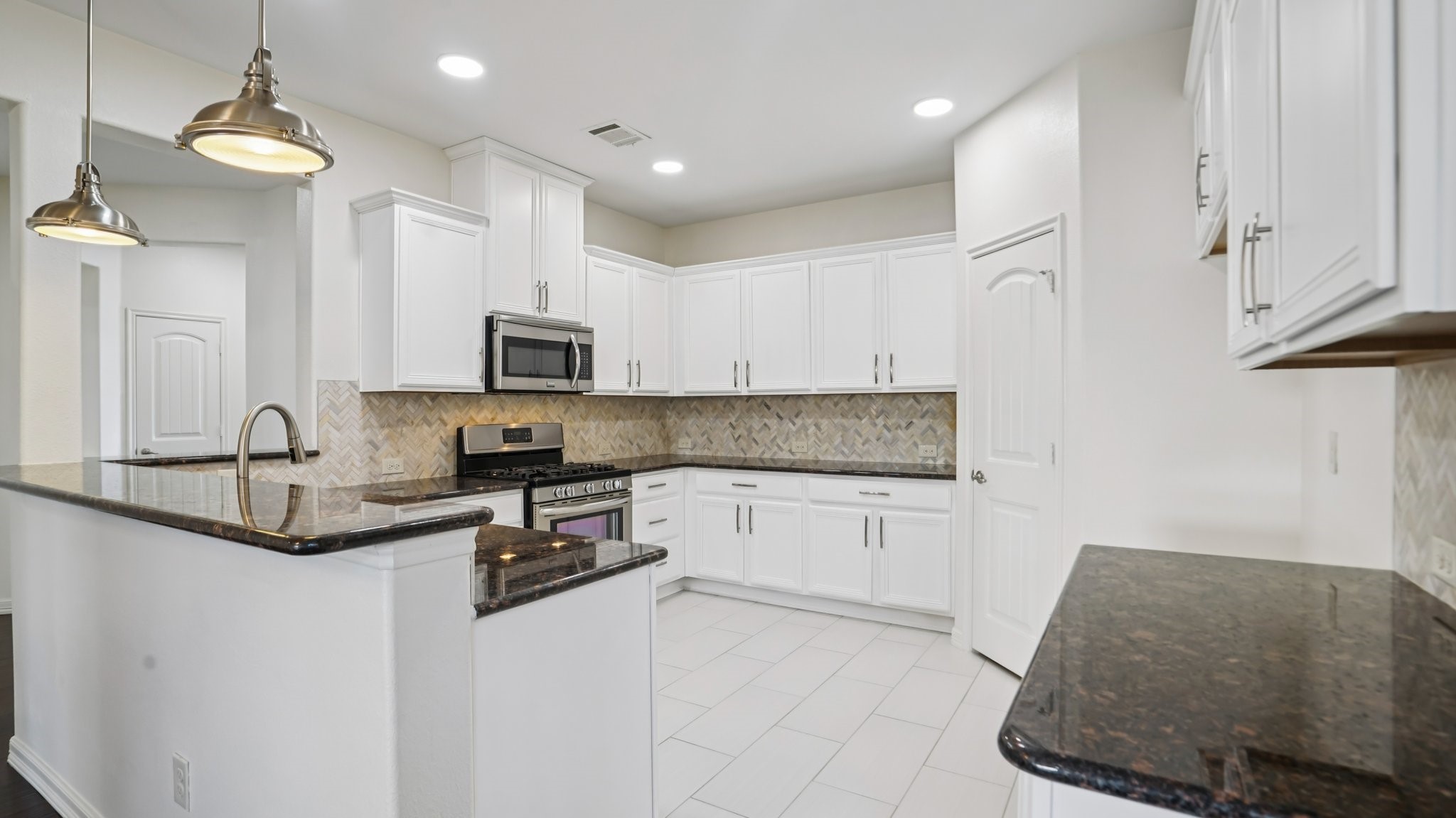 9904 Copperhead Lane