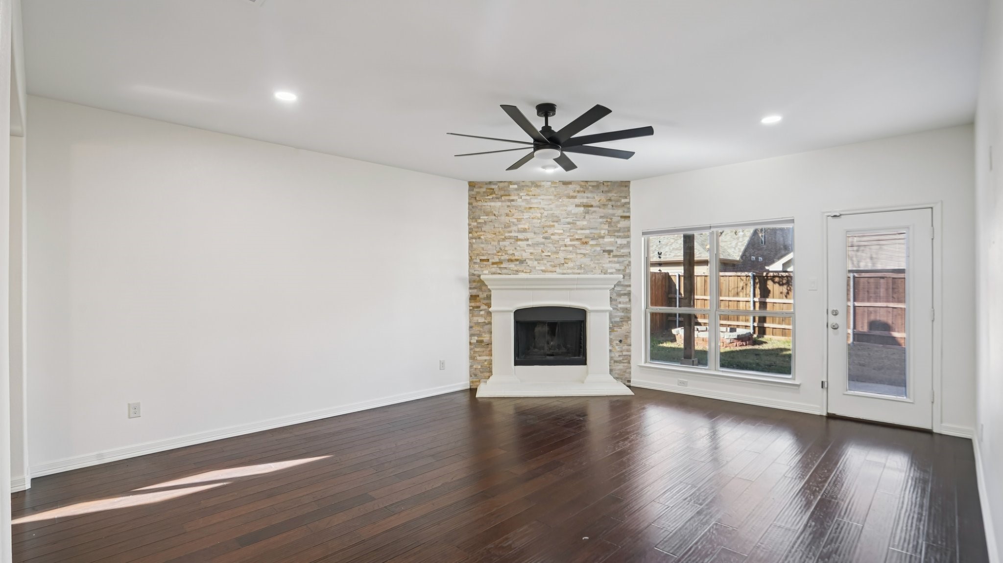 9904 Copperhead Lane