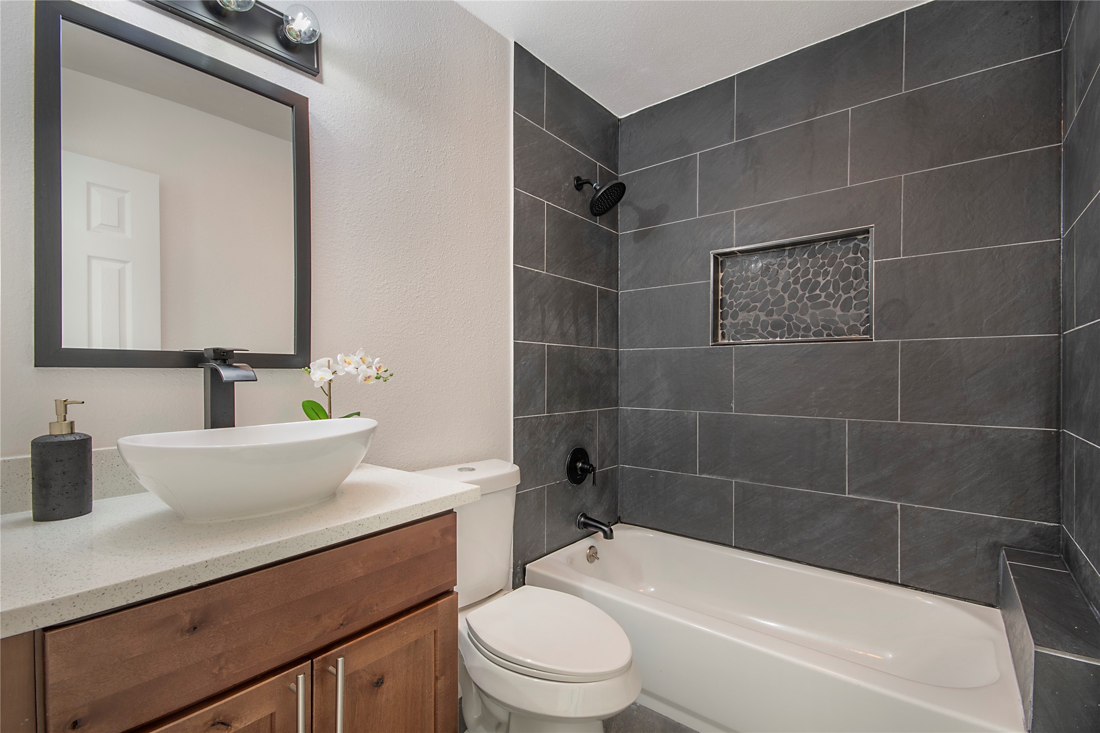 2510 Gladiolus Lane