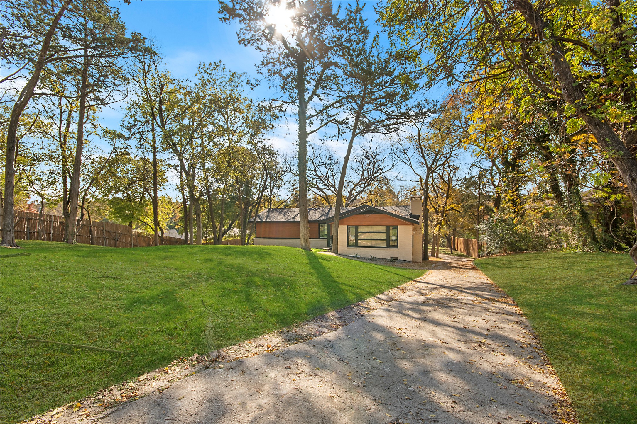 2510 Gladiolus Lane