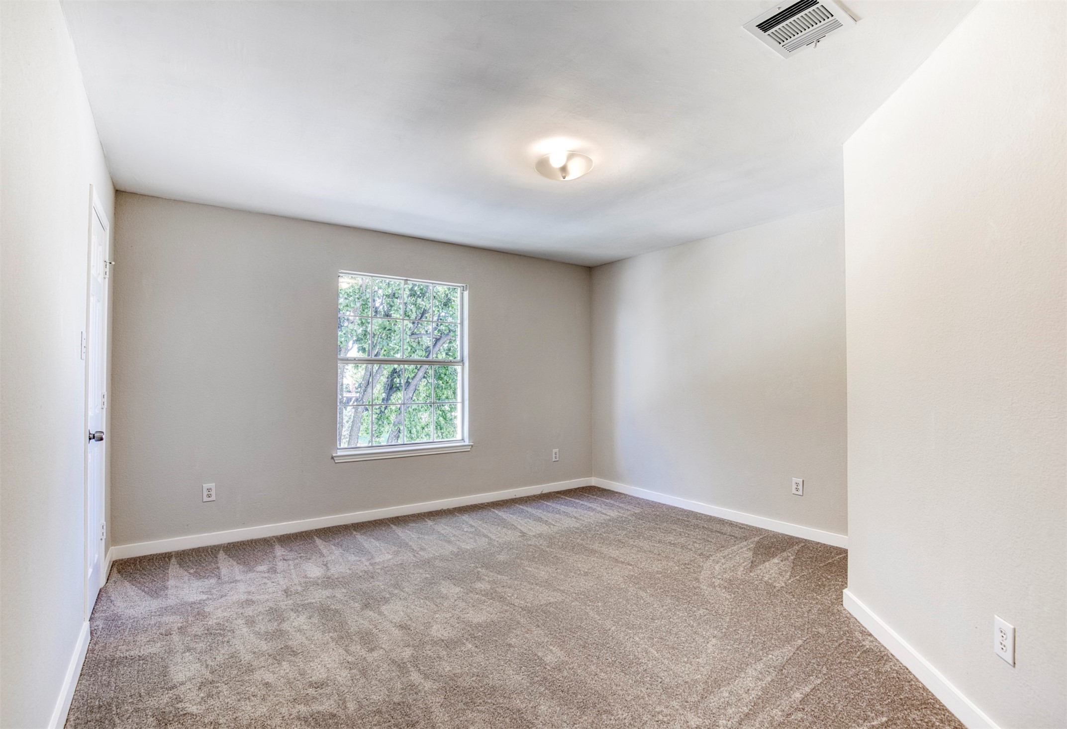 5202 Orlando Circle