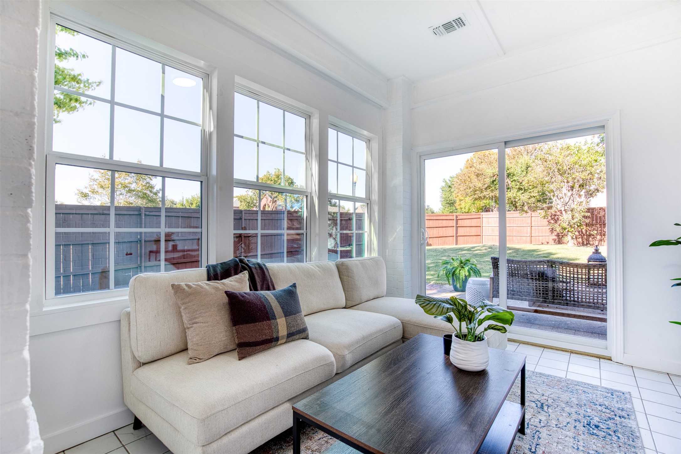5202 Orlando Circle