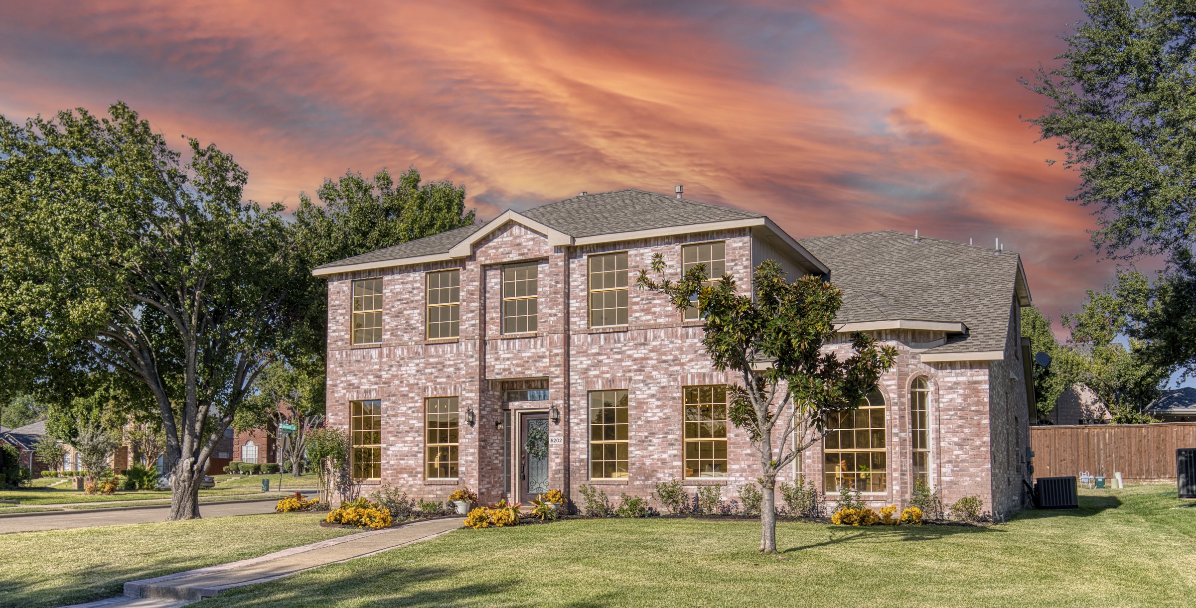5202 Orlando Circle