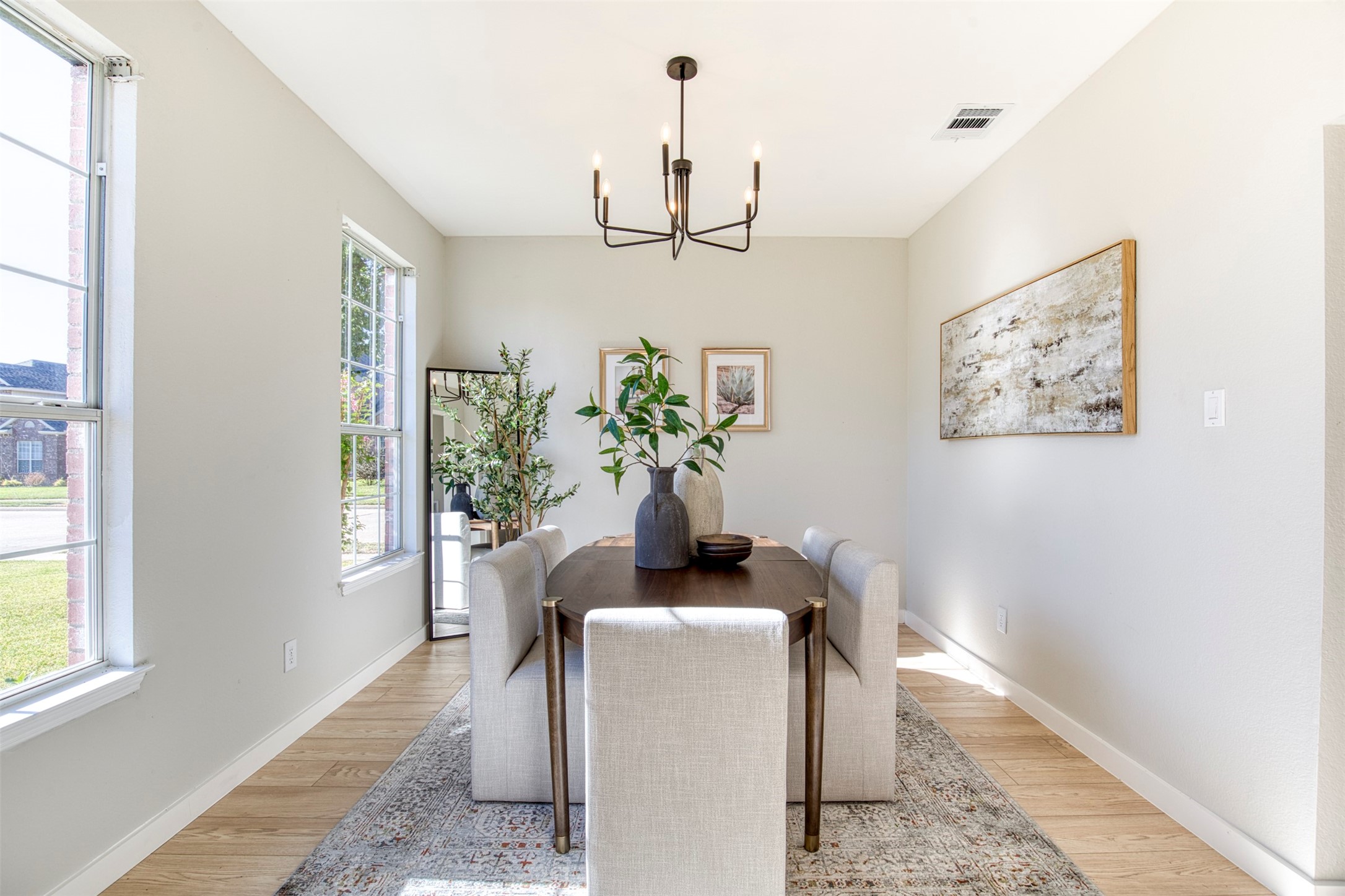 5202 Orlando Circle