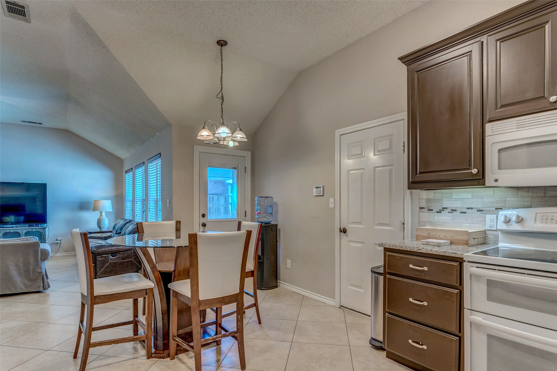 11812 Canoe Road