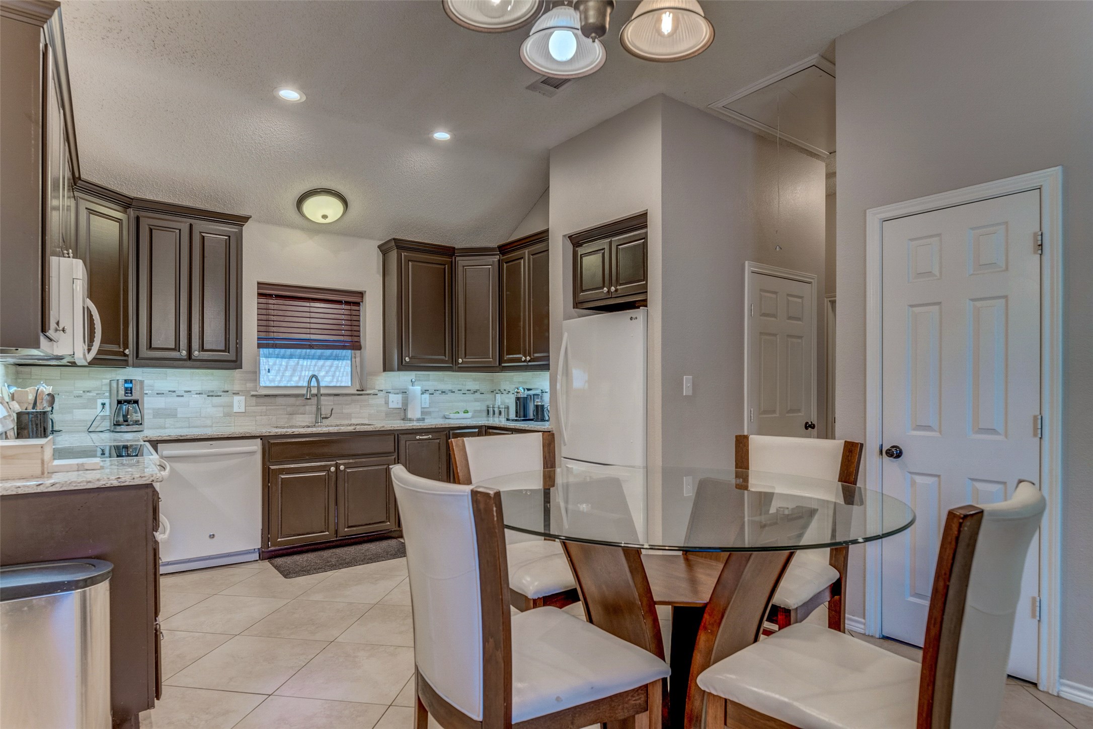 11812 Canoe Road