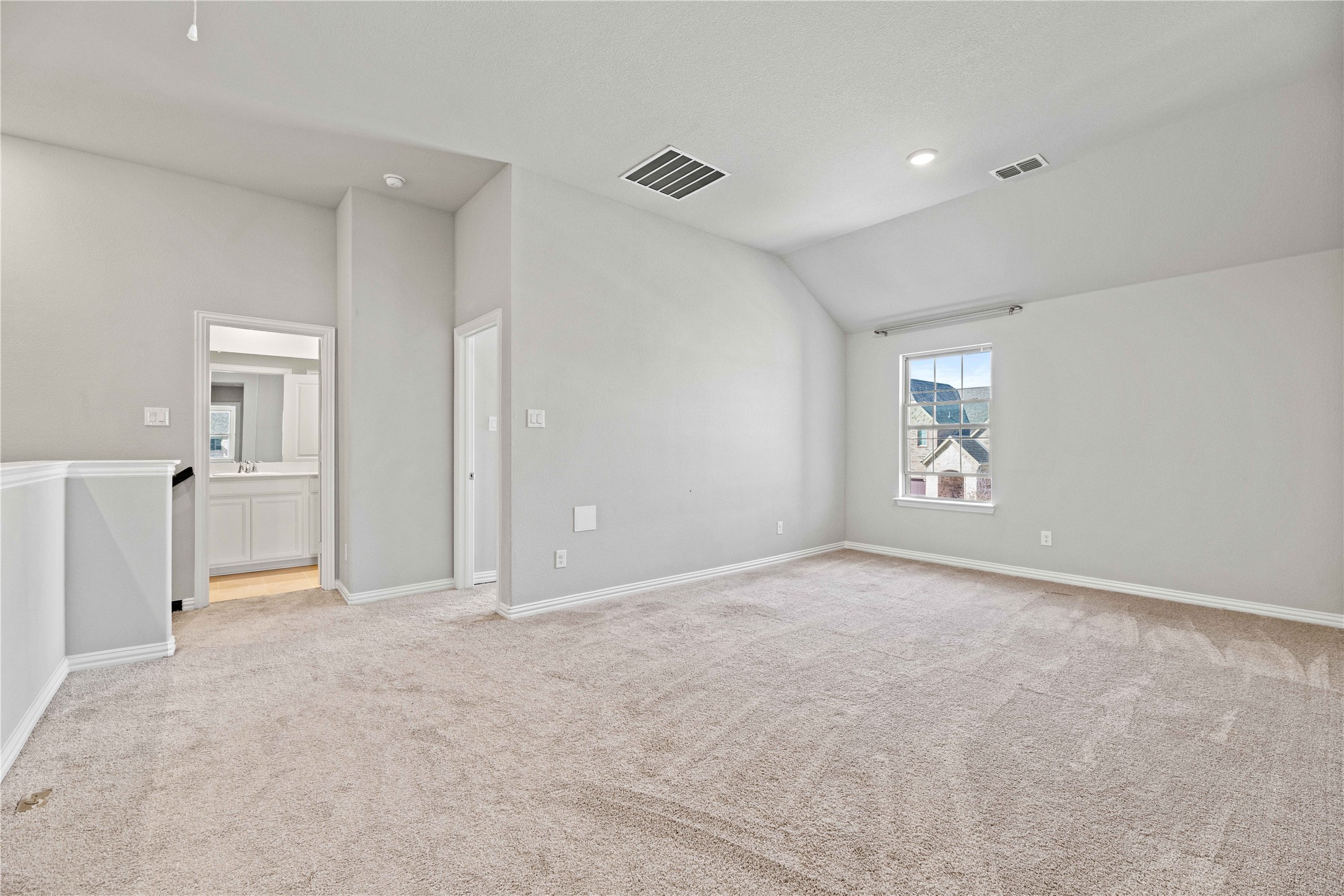 2148 Chapman Lane