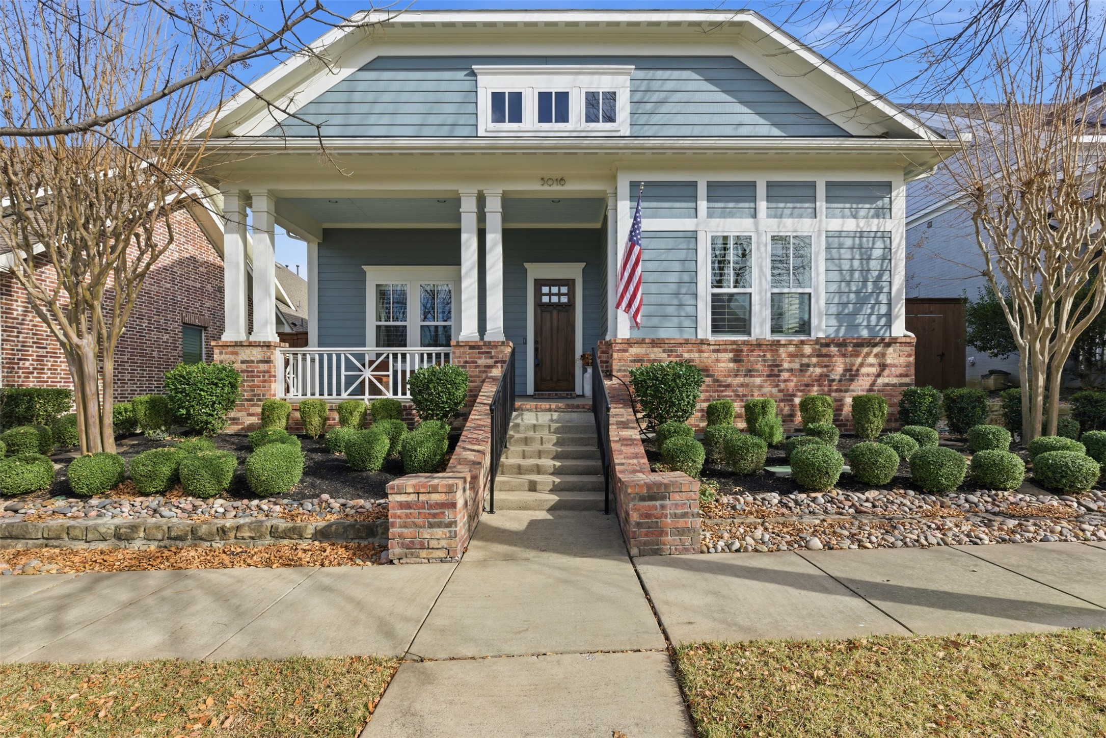 5016 Dickens Lane