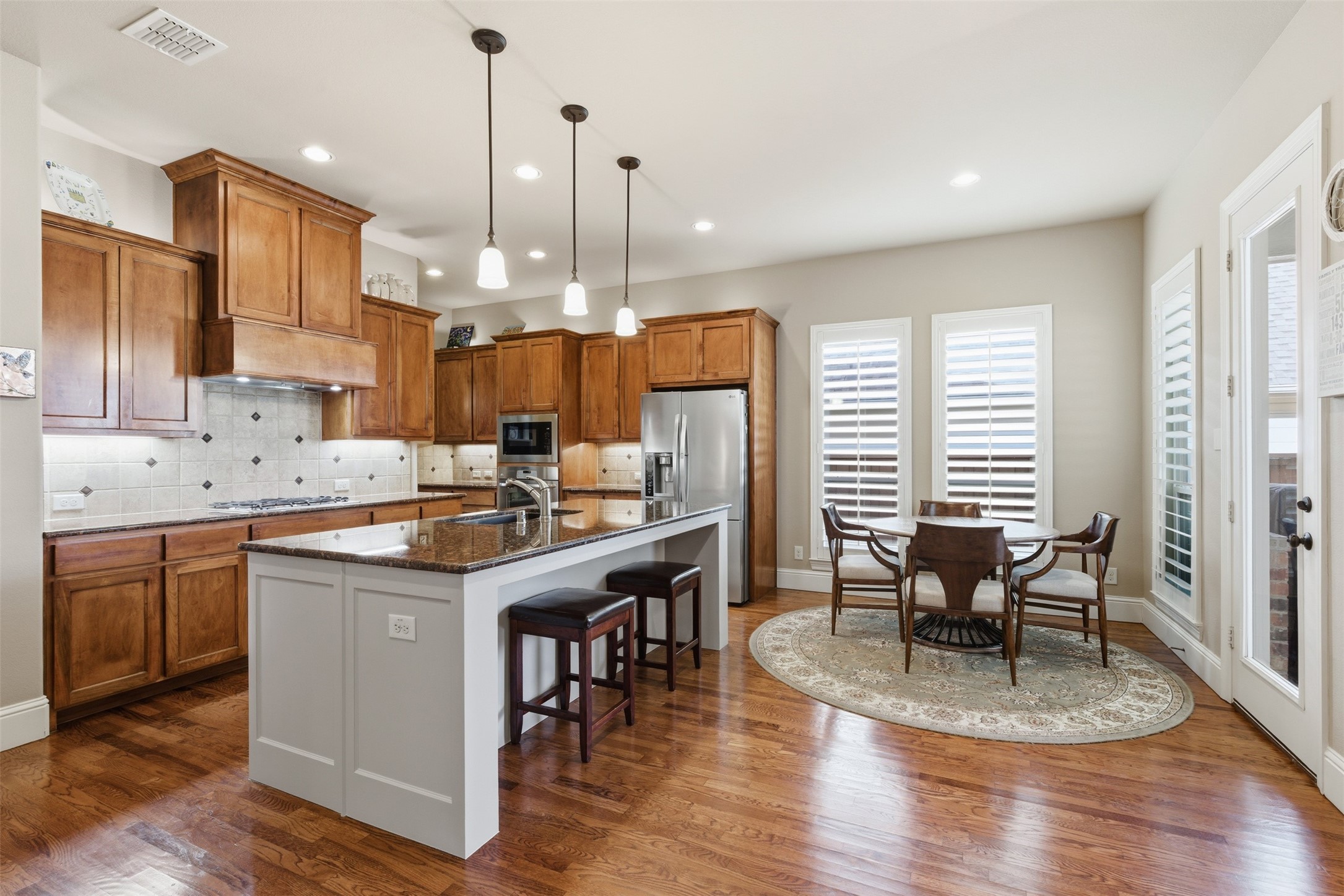 5016 Dickens Lane