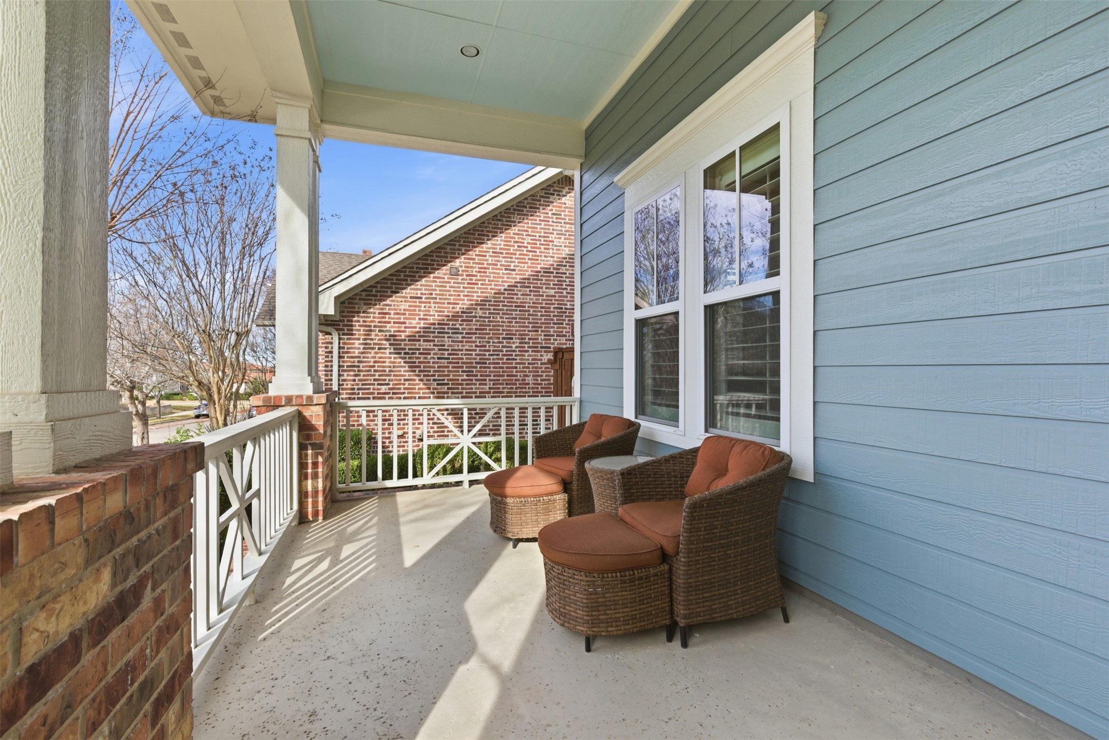 5016 Dickens Lane
