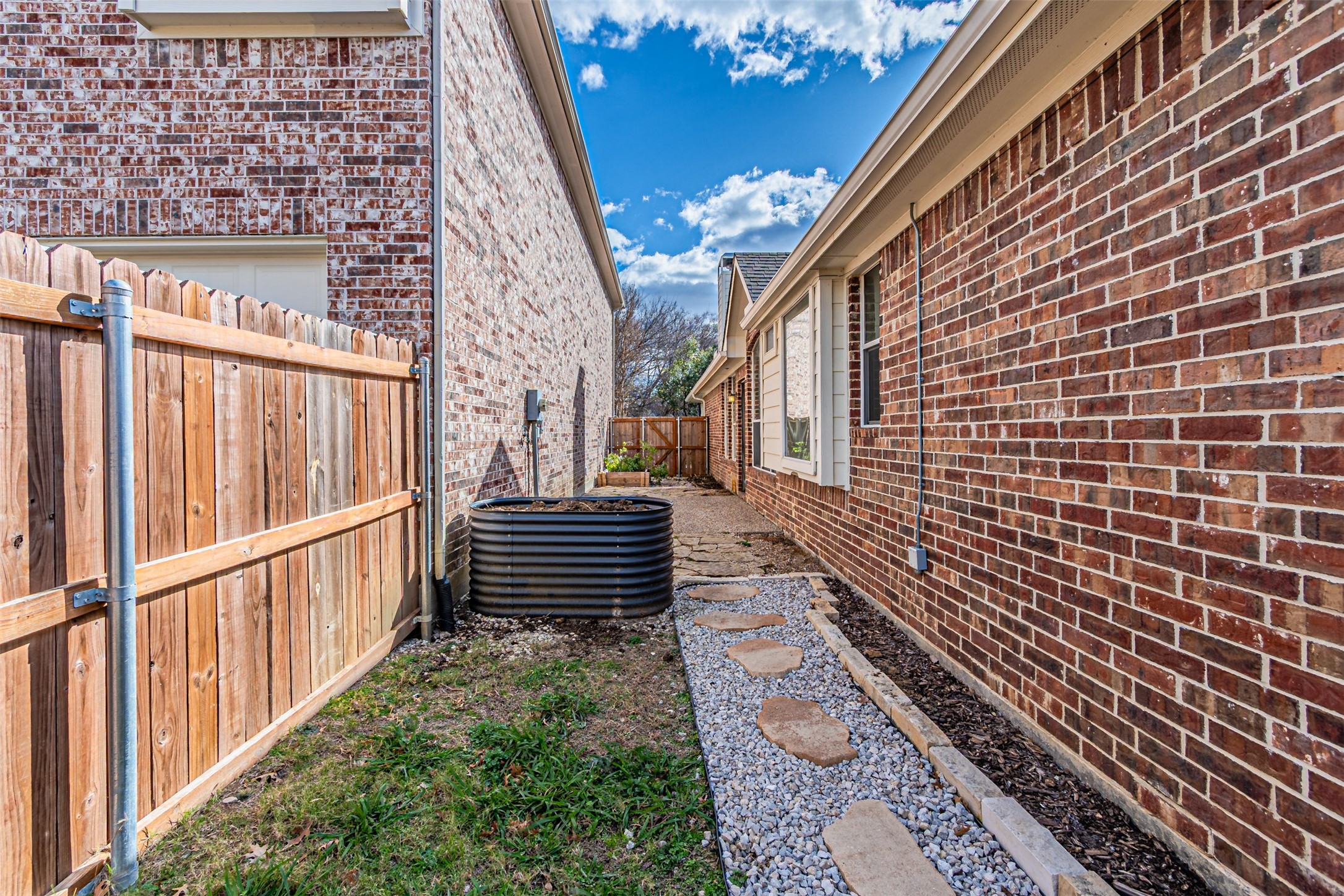 3290 Munstead Trail