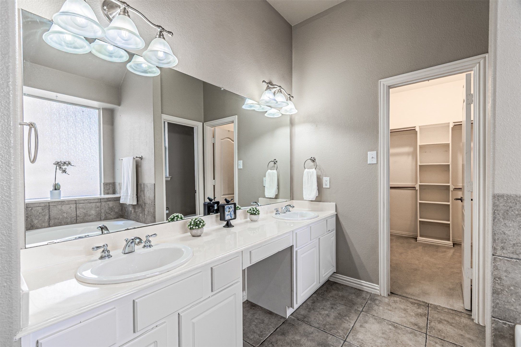 3290 Munstead Trail