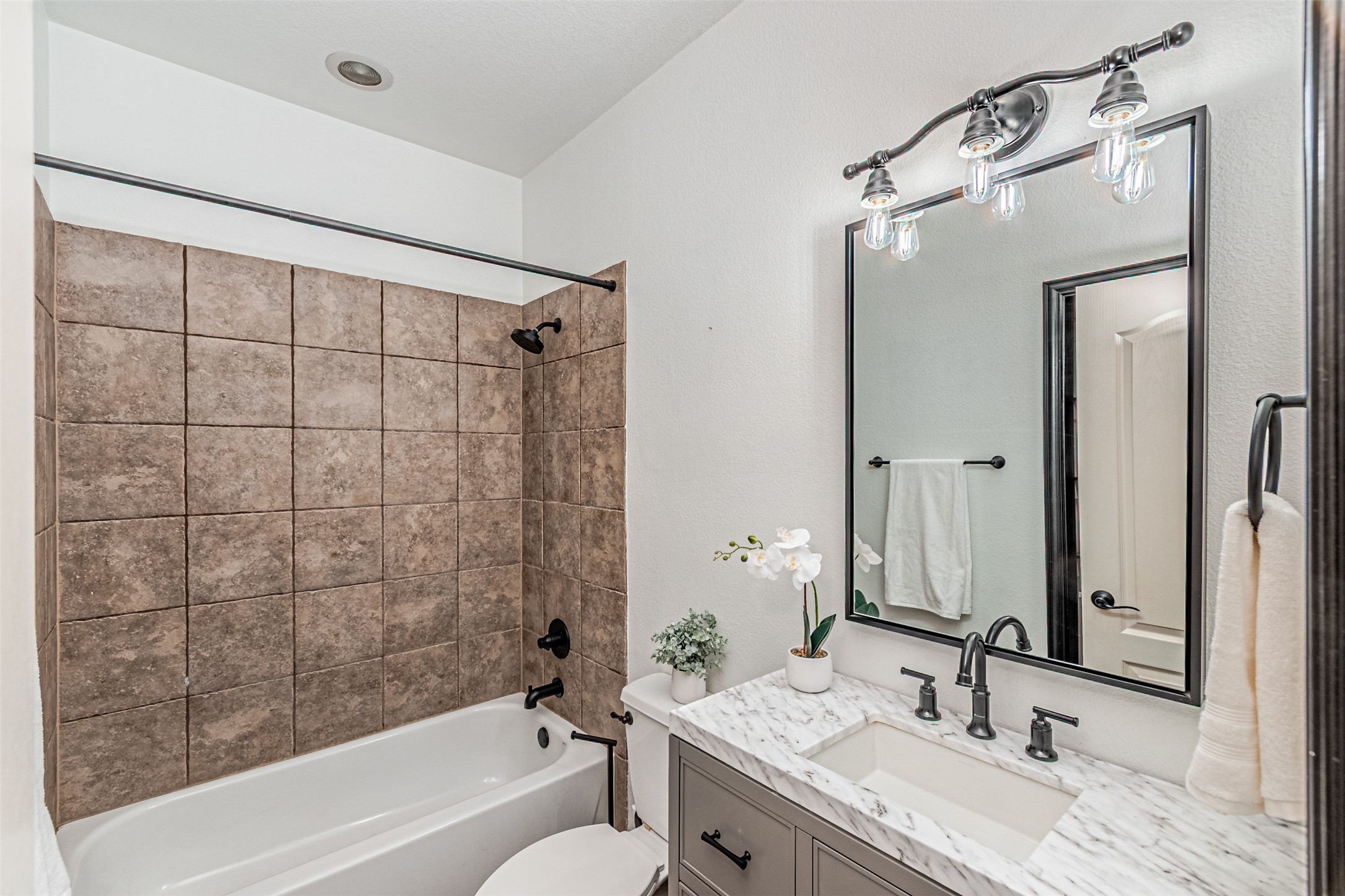 3290 Munstead Trail