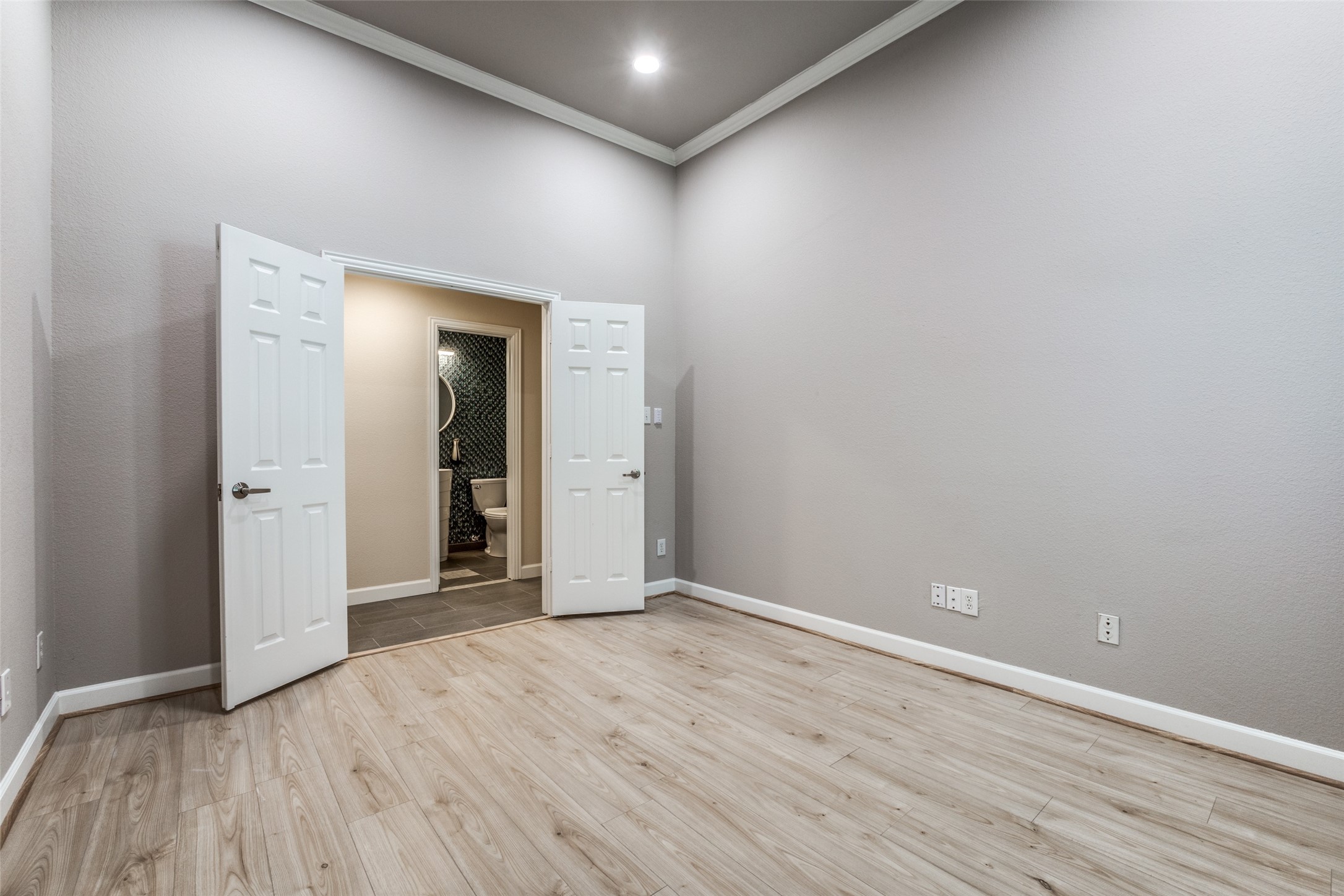 19122 Windmill Lane