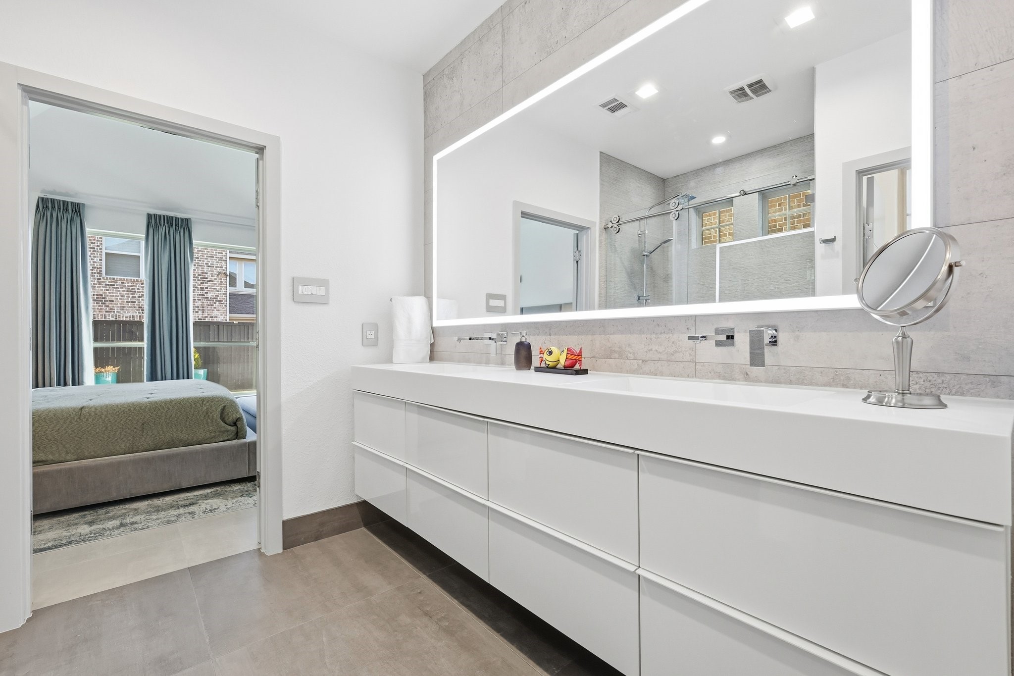 512 Highwood Trail