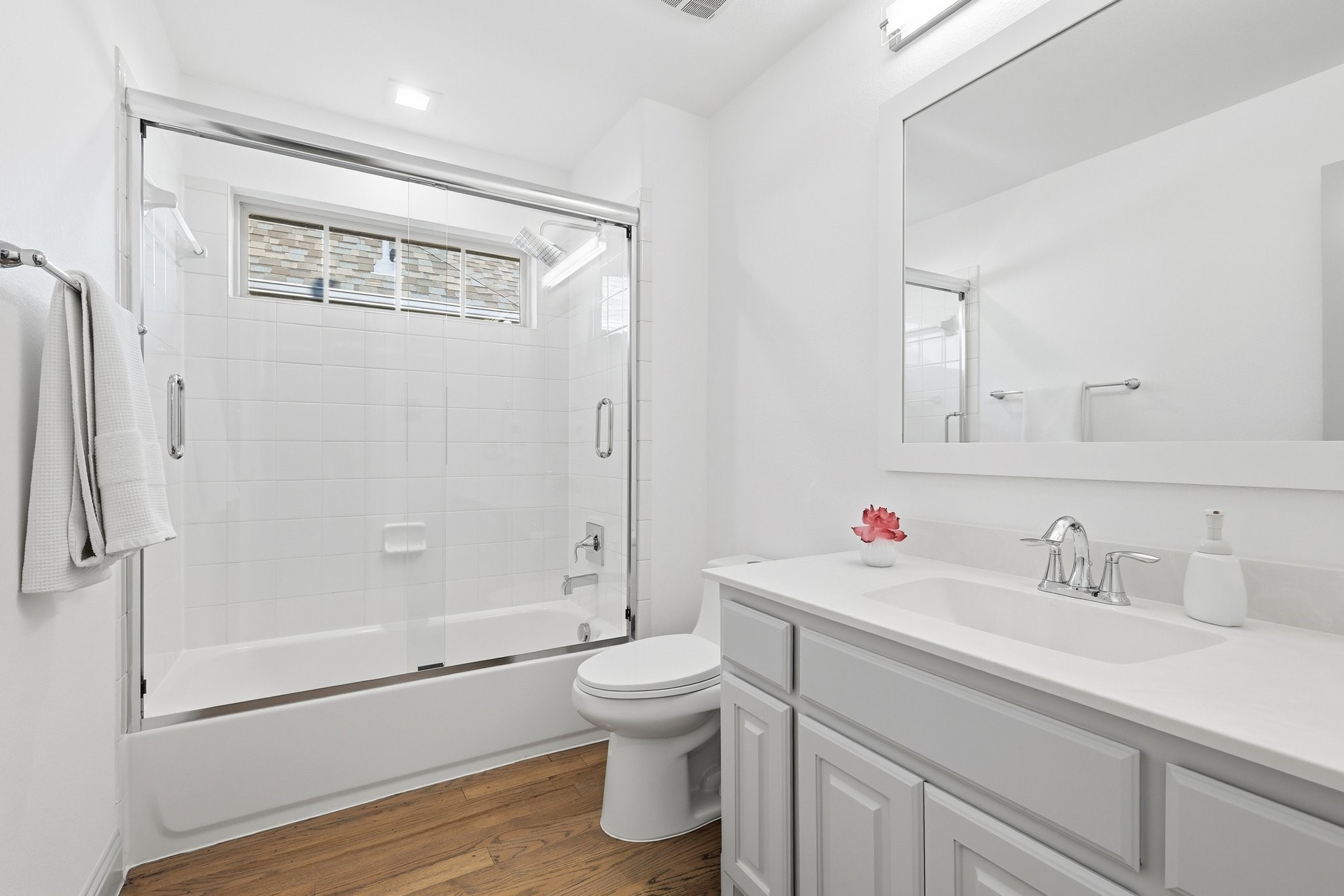 512 Highwood Trail
