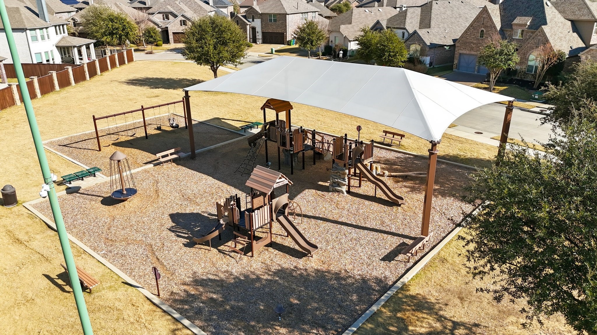 512 Highwood Trail