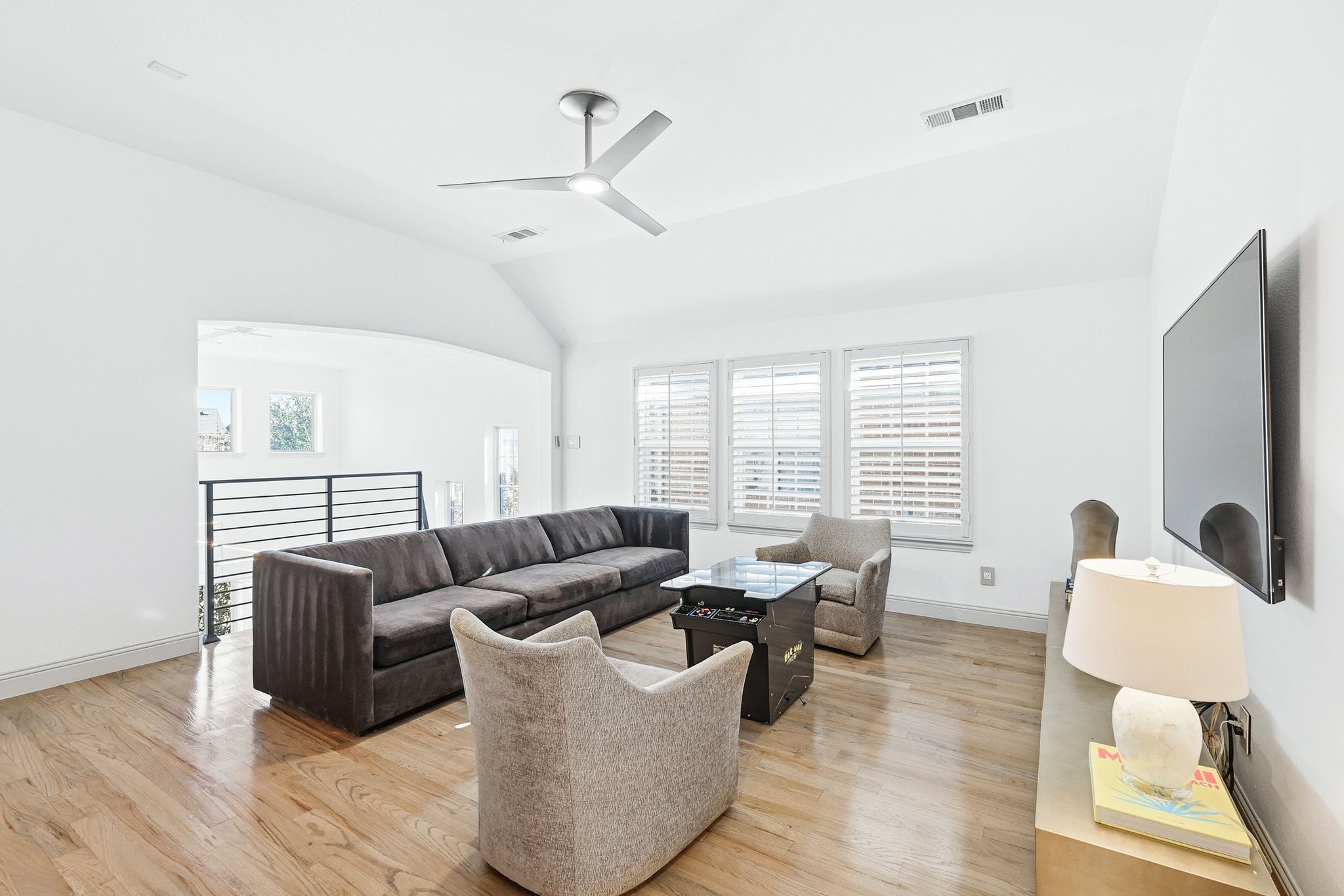 512 Highwood Trail