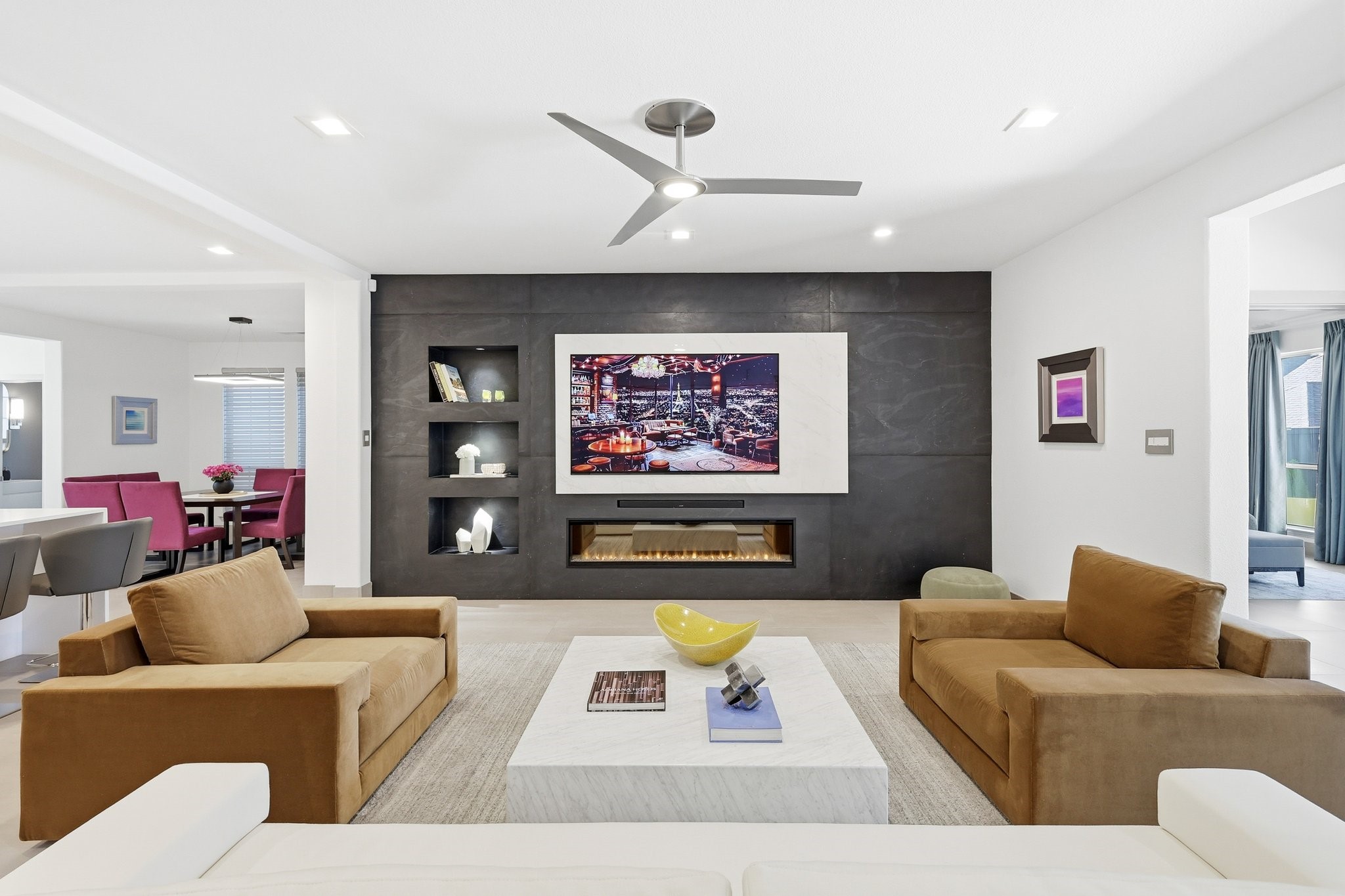 512 Highwood Trail