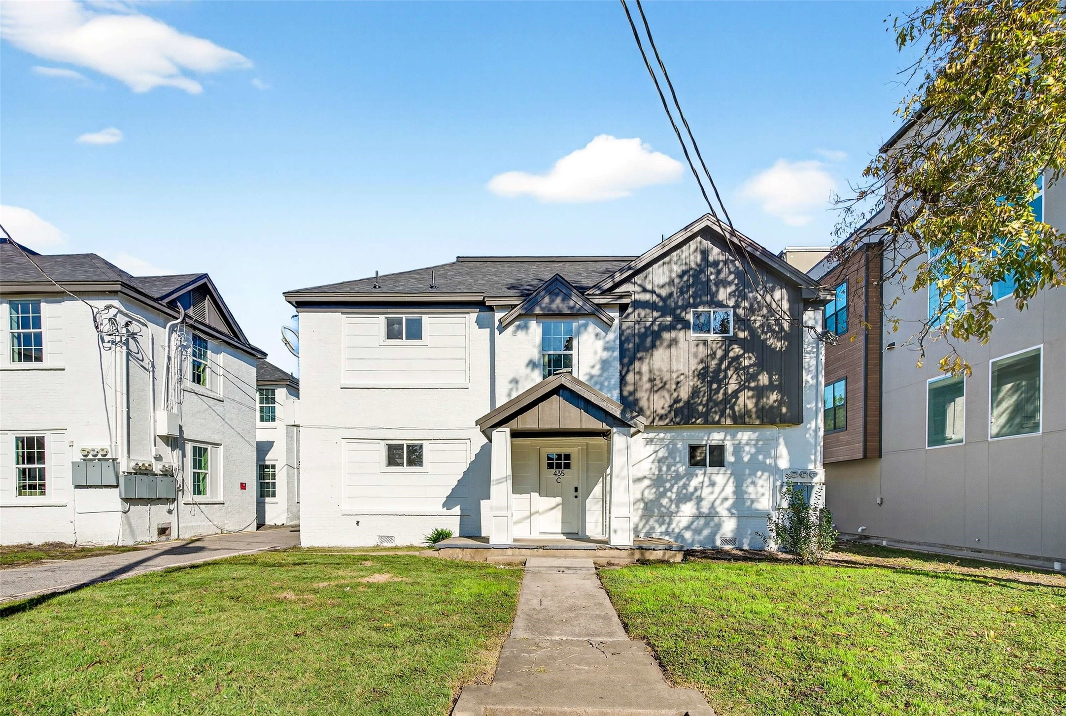 439 W 9th Street 1