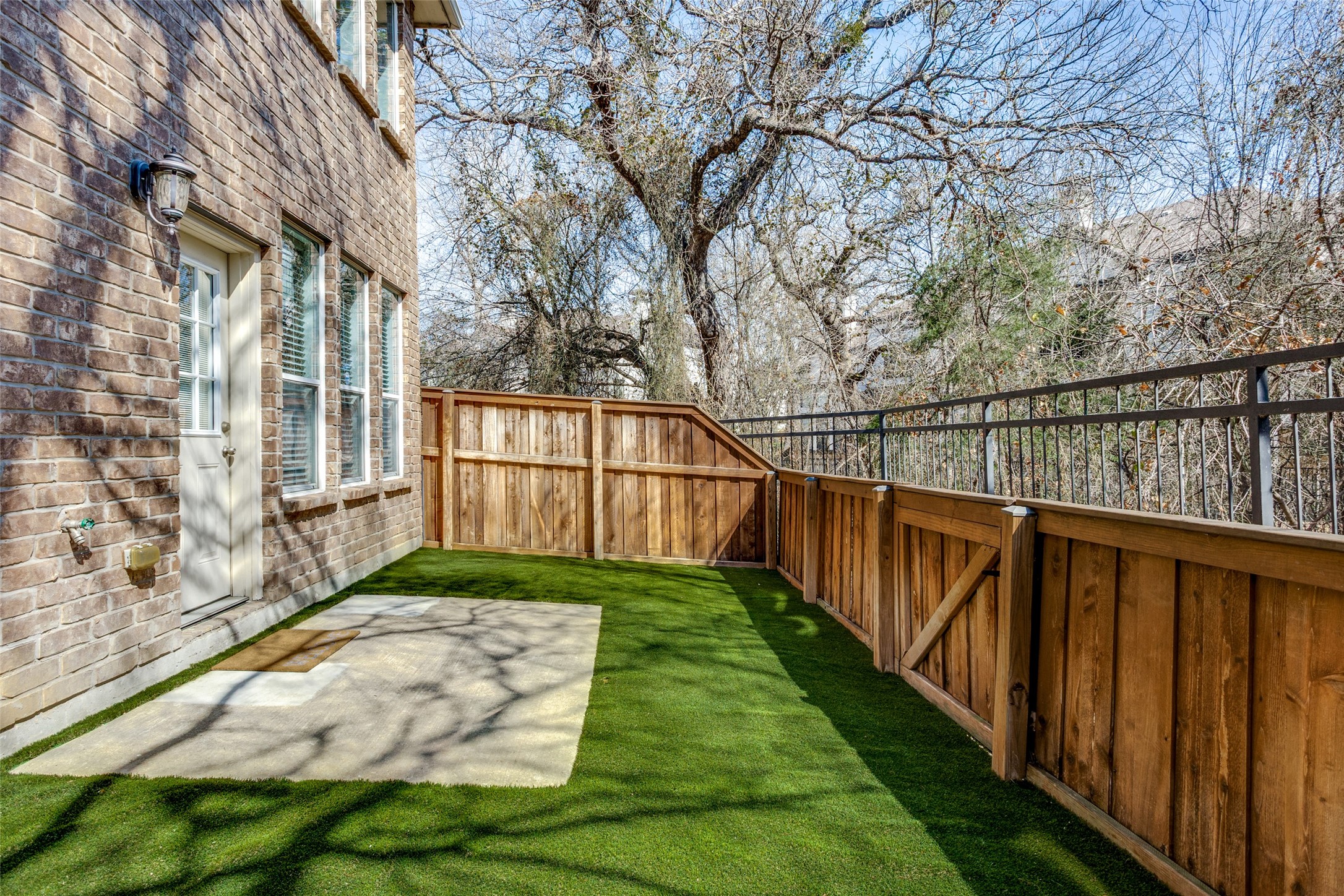 252 Turnberry Lane