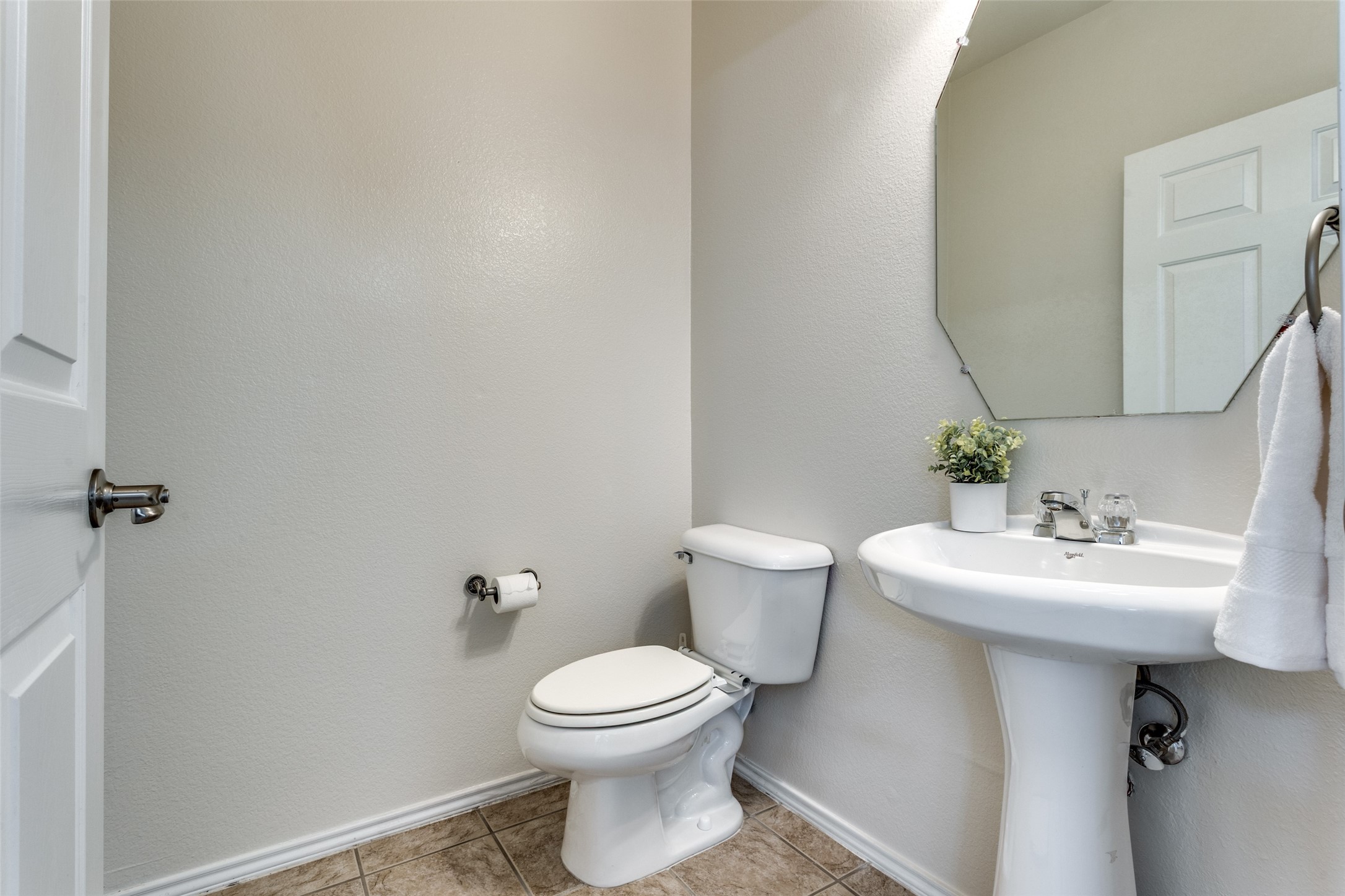 252 Turnberry Lane
