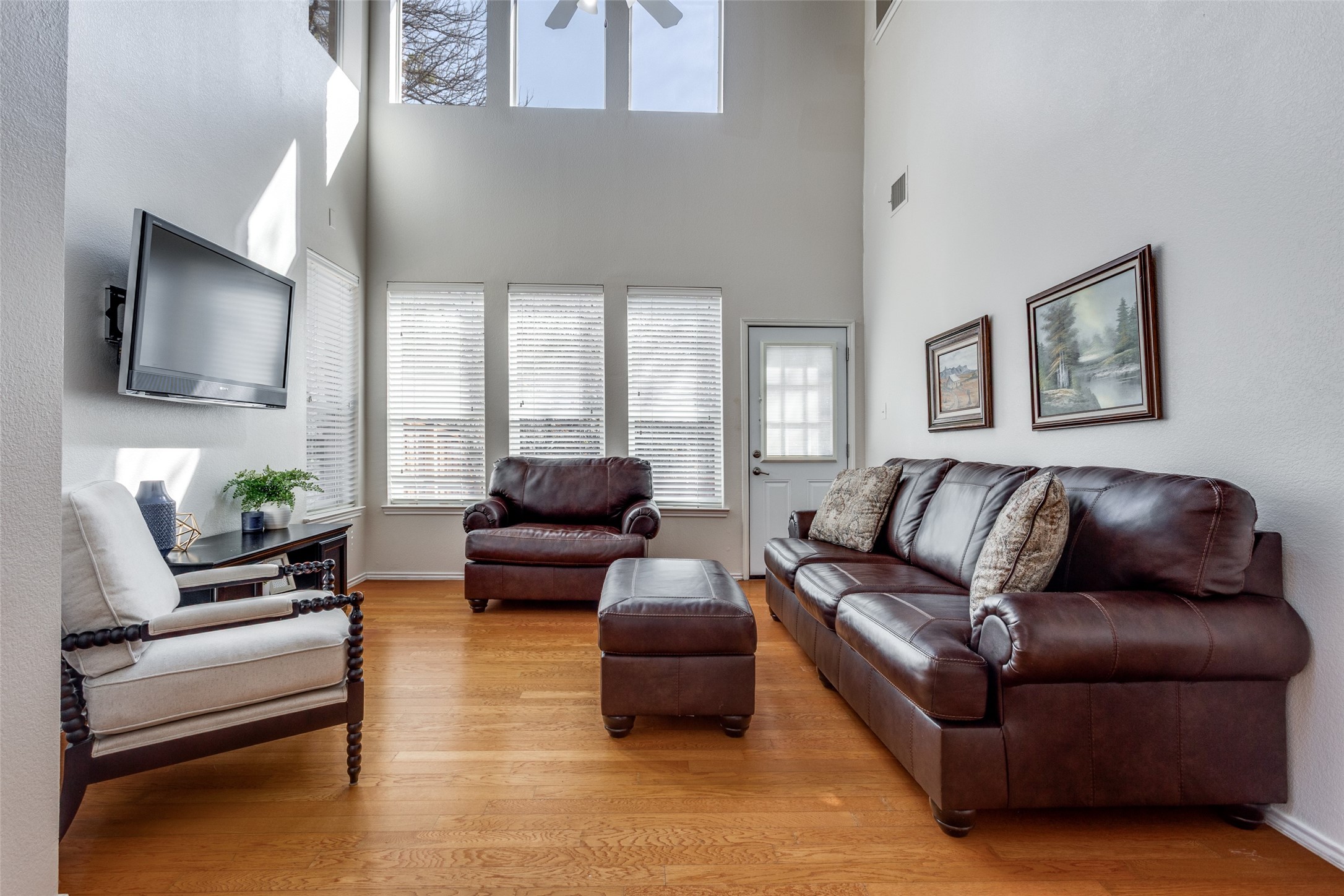 252 Turnberry Lane