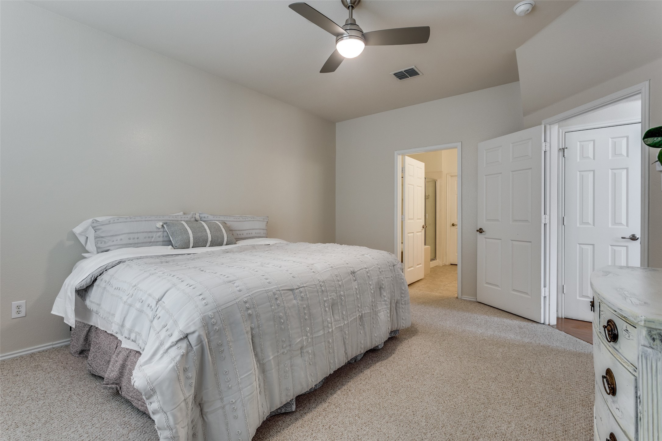 252 Turnberry Lane
