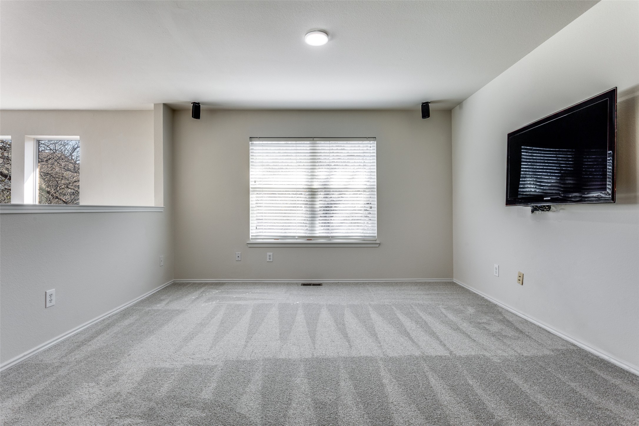 252 Turnberry Lane
