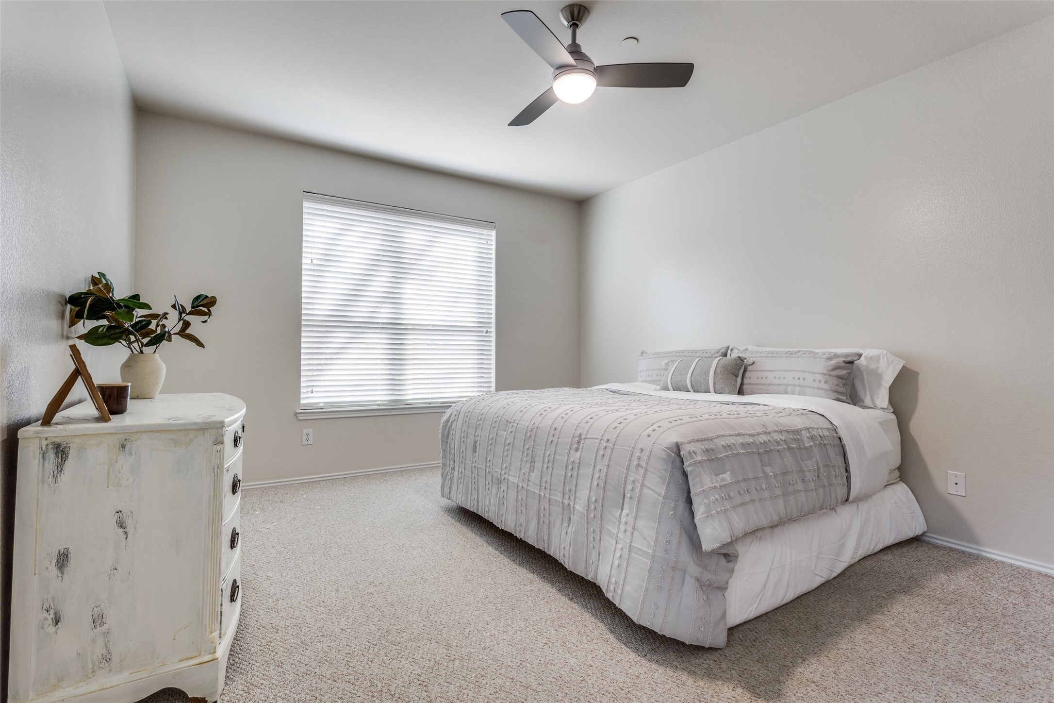252 Turnberry Lane