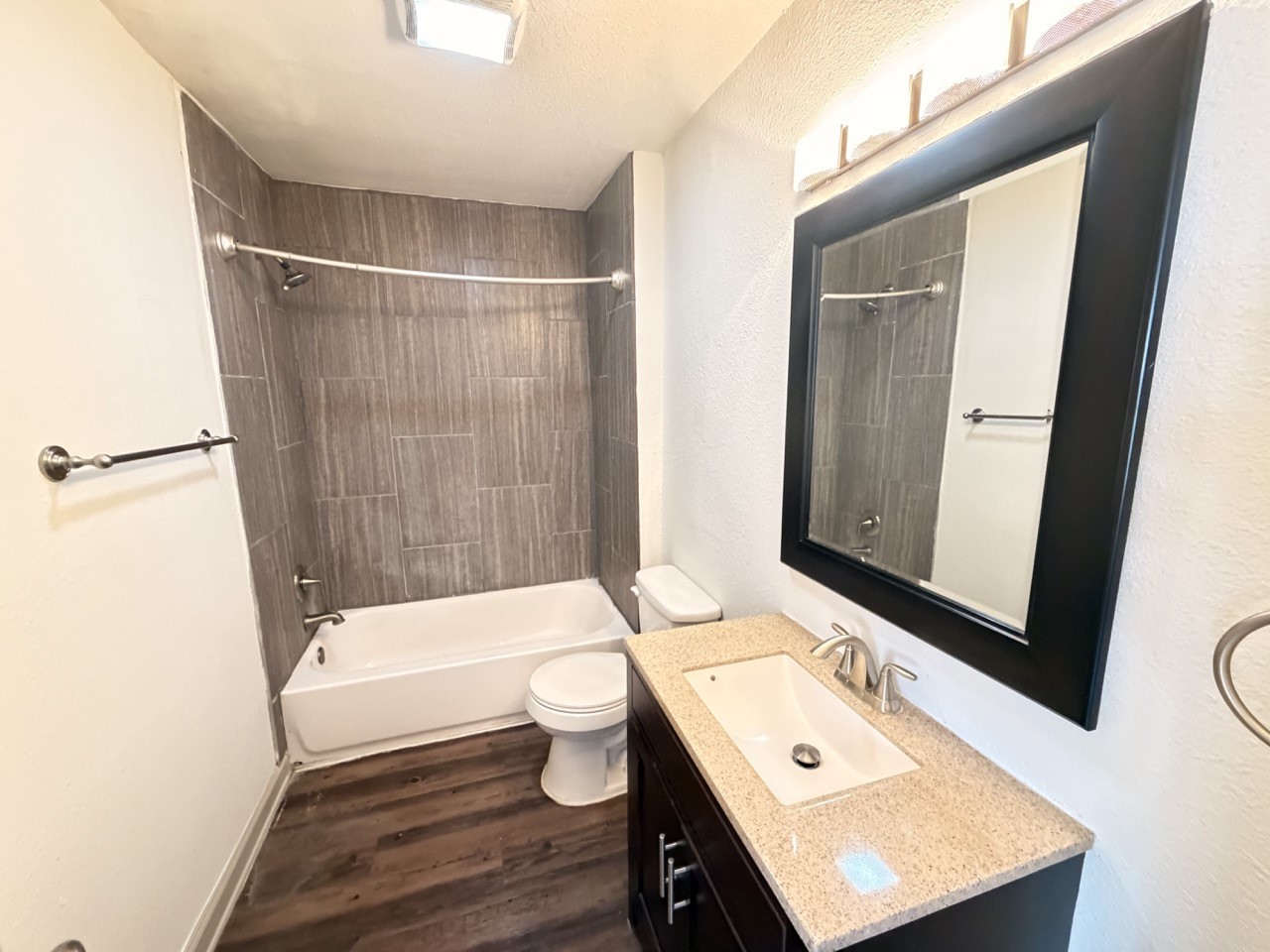 4115 Douglas Avenue 102