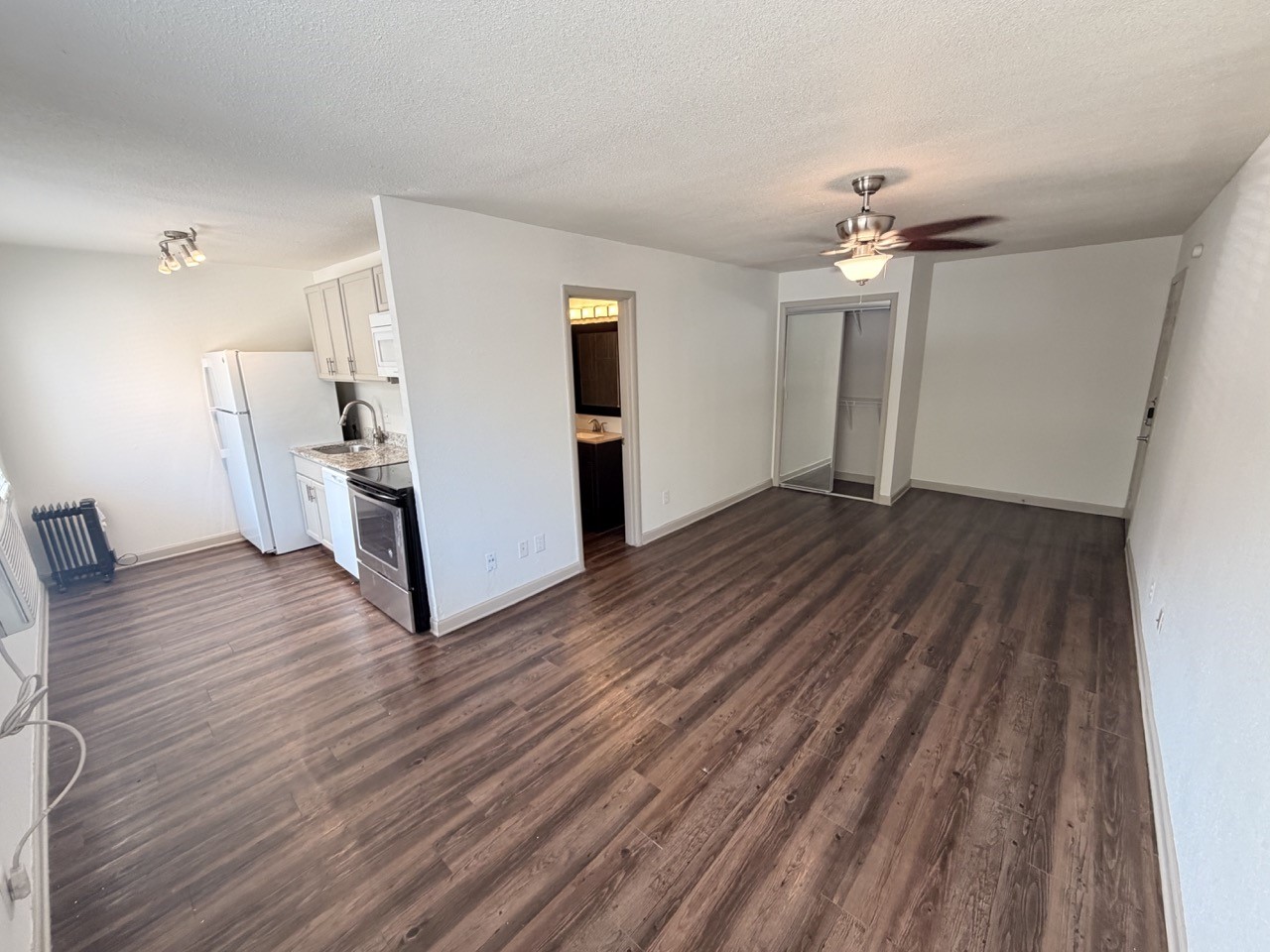 4115 Douglas Avenue 102