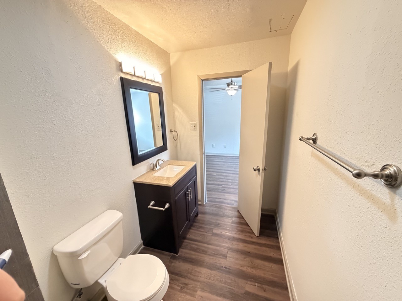 4115 Douglas Avenue 102