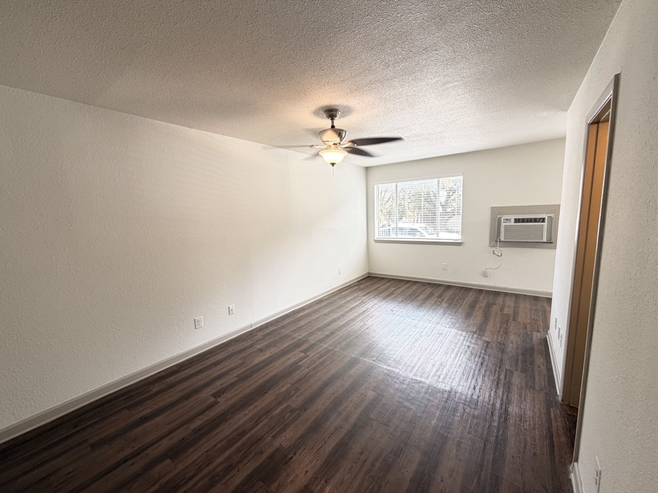 4115 Douglas Avenue 102