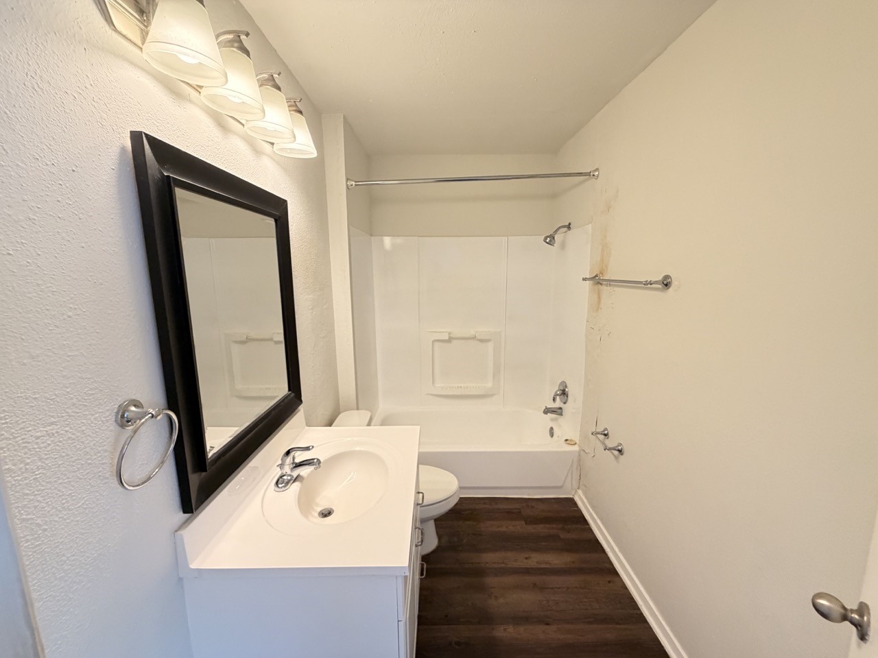 4115 Douglas Avenue 101