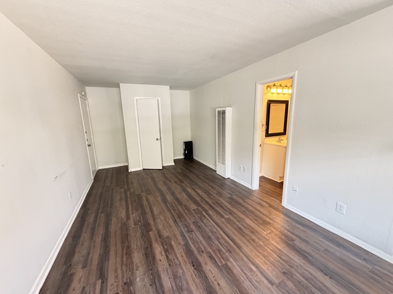 4115 Douglas Avenue 101