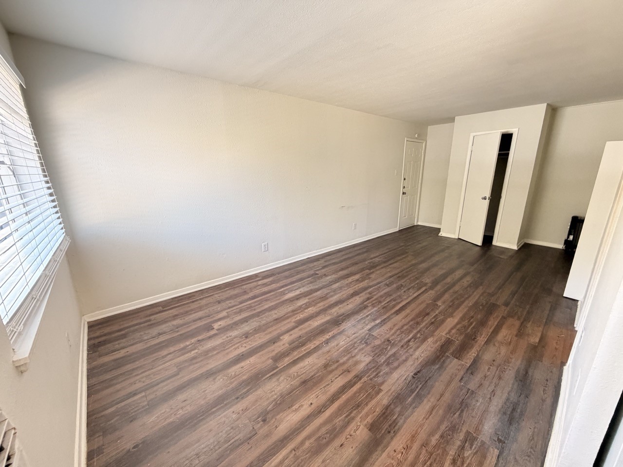 4115 Douglas Avenue 101